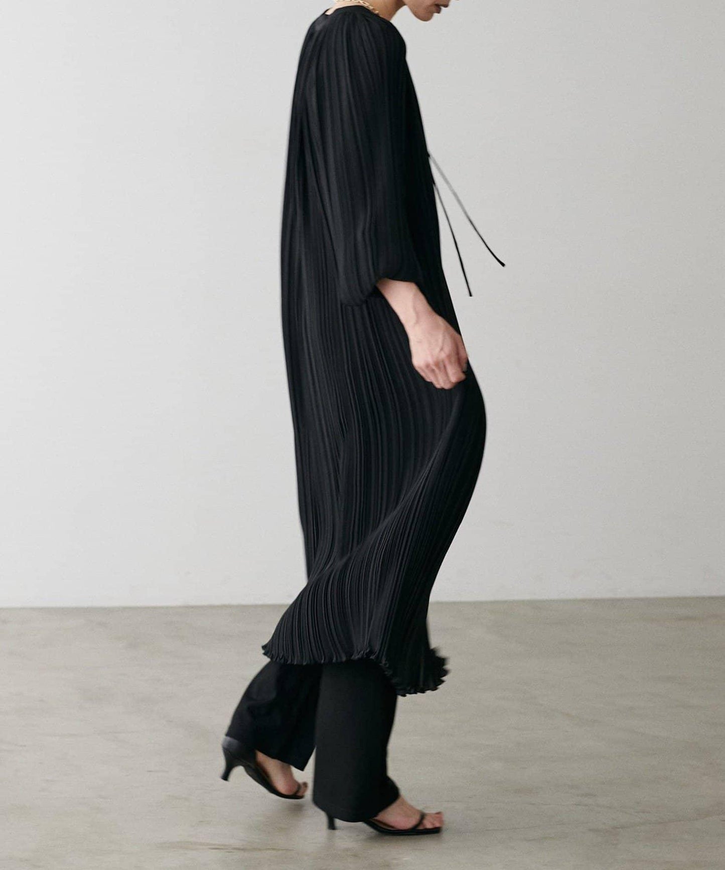 【LARUTA】百褶直筒連衣裙