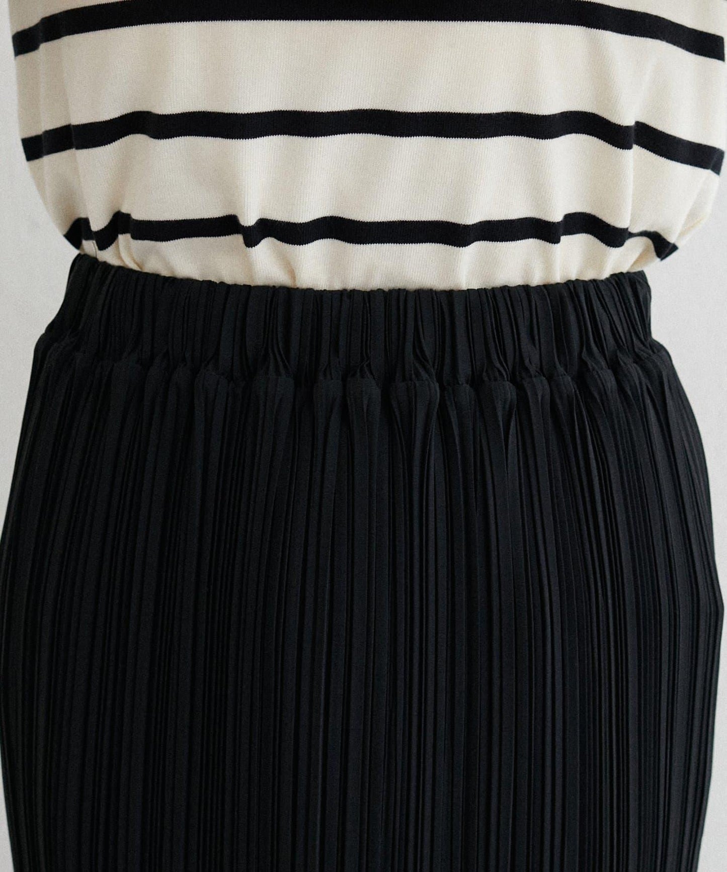 【LARUTA】百褶修身半身裙