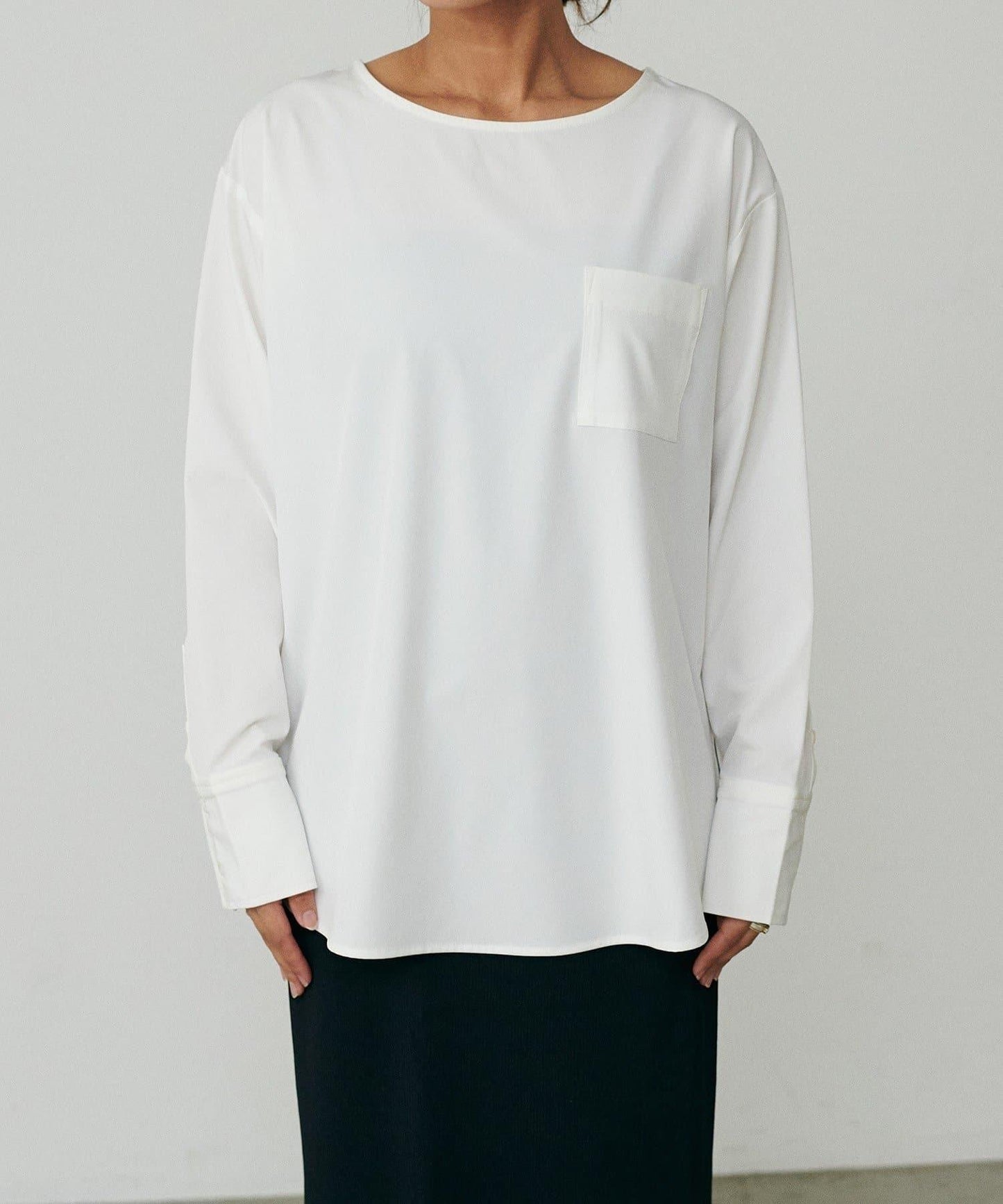 【LARUTA】寬幅PU混紡帶袖口套頭衫