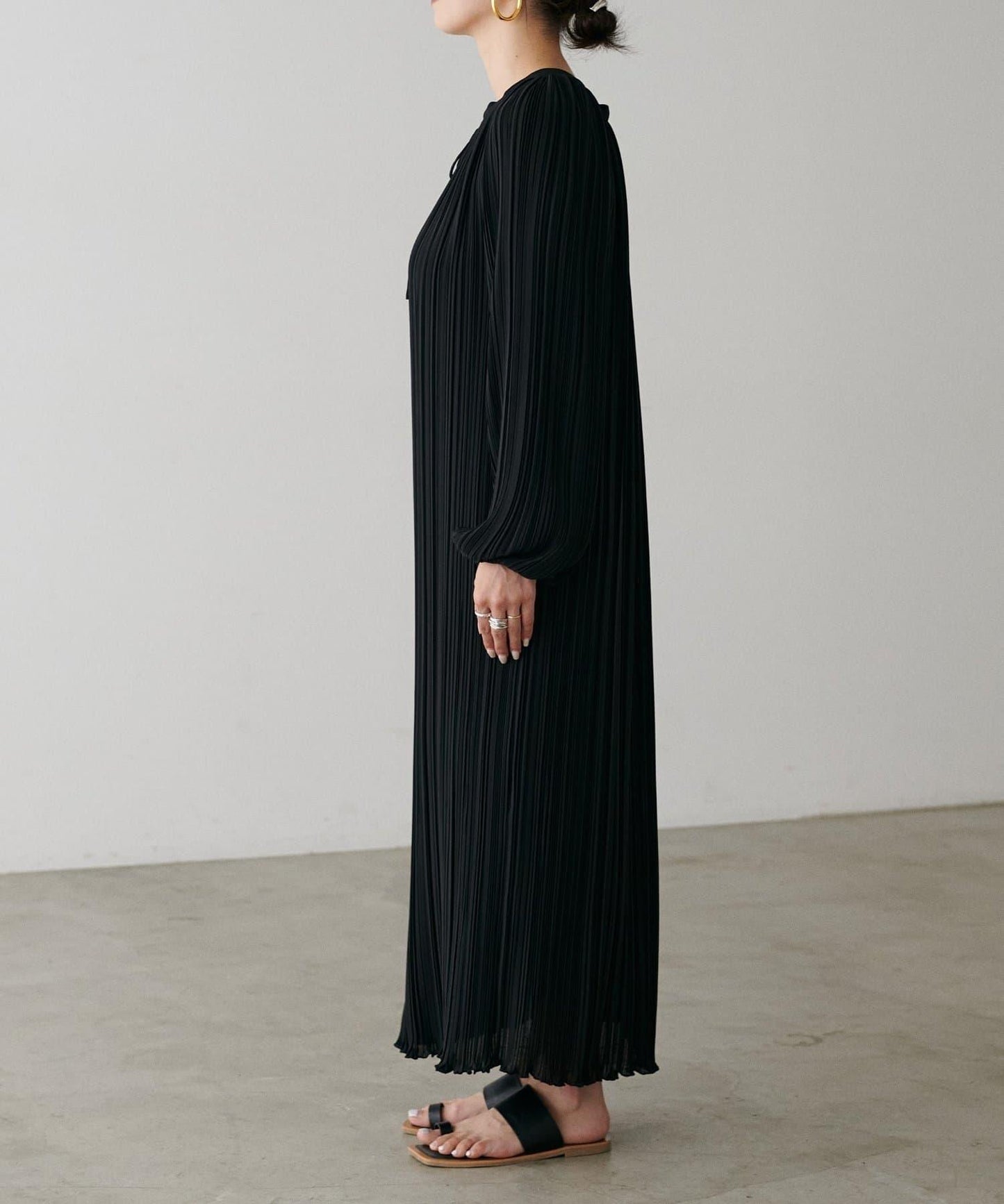 【LARUTA】百褶直筒連衣裙