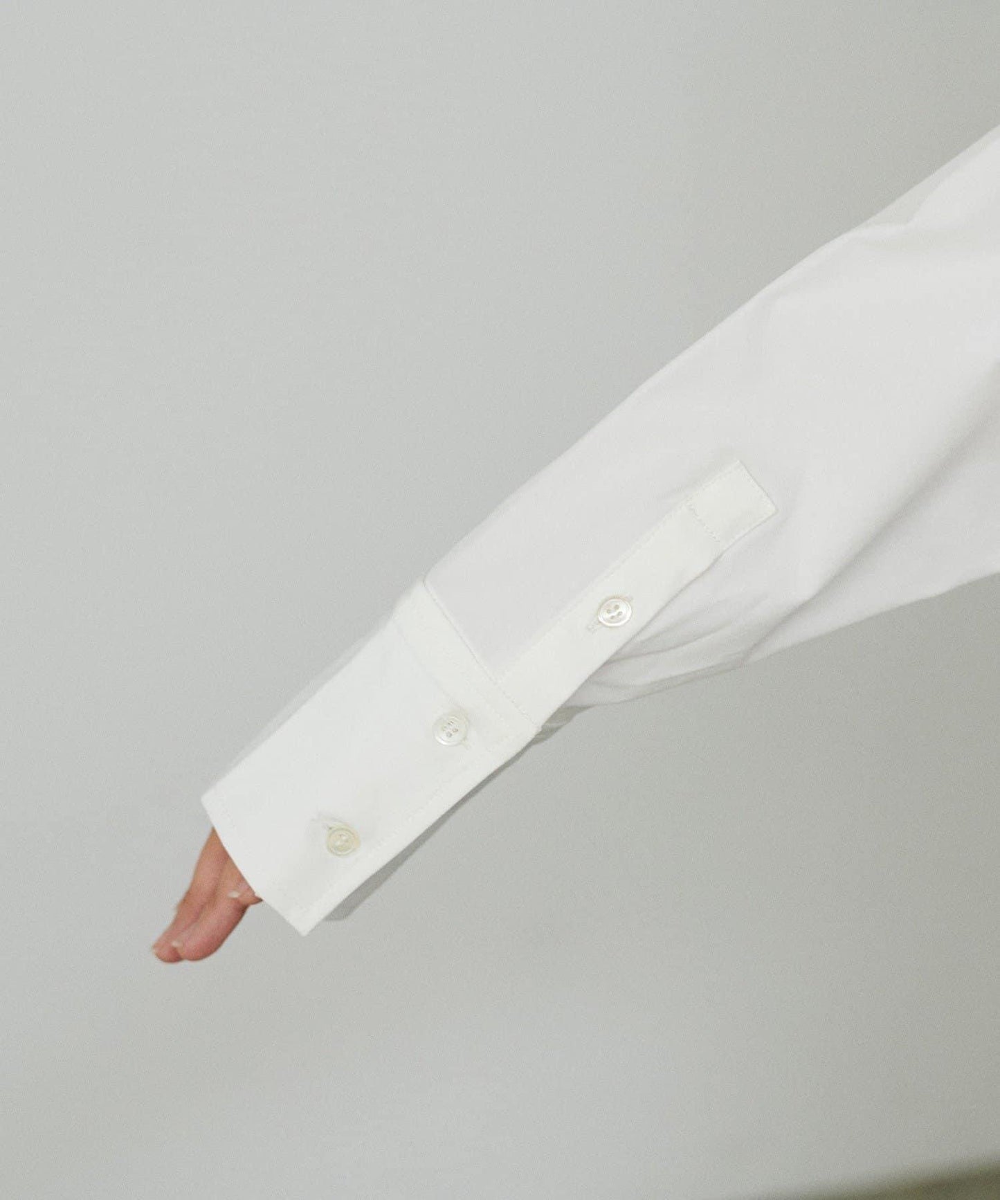 【LARUTA】寬幅PU混紡帶袖口套頭衫