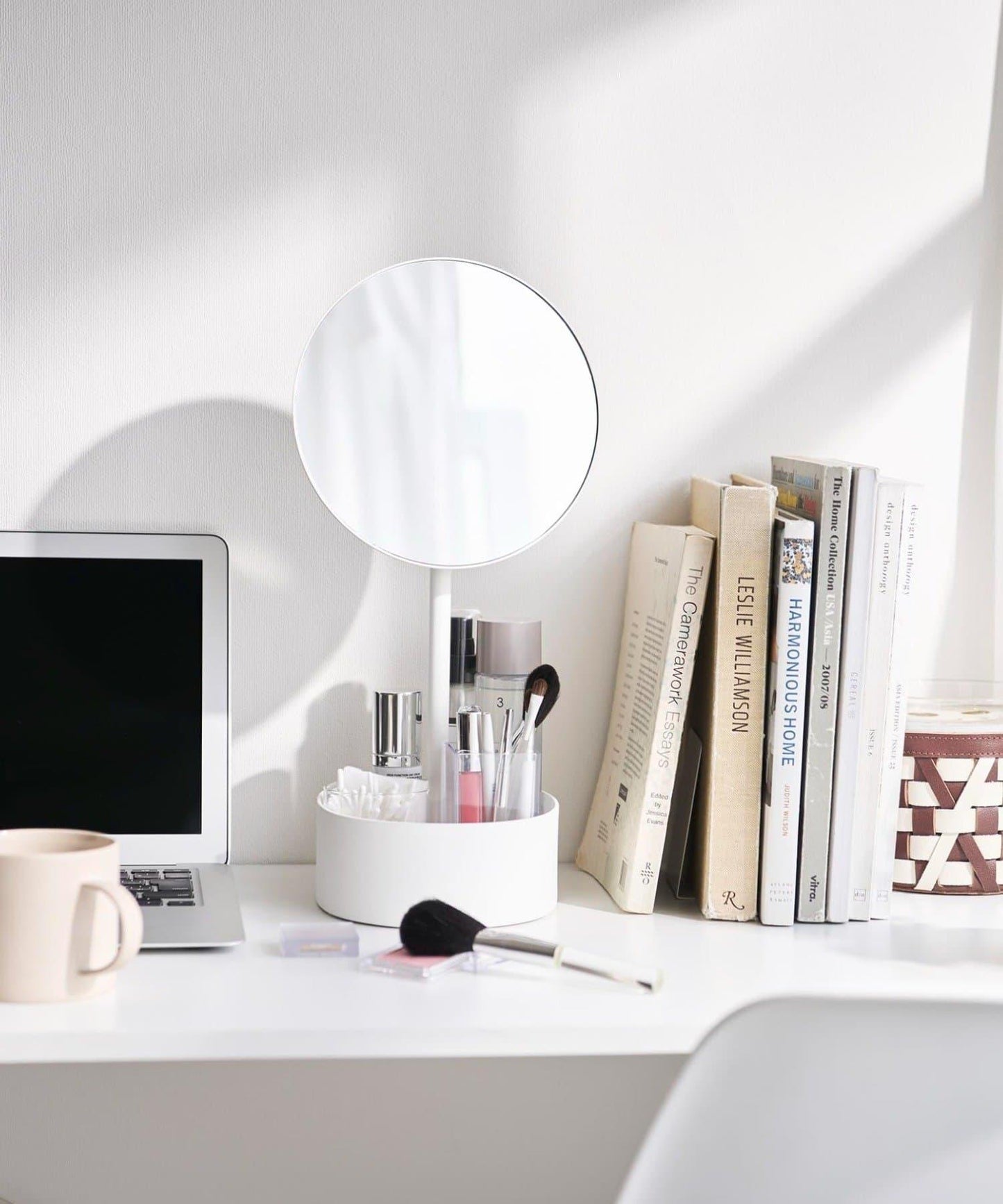 【tower タワー】可調節高度和角度帶收納功能的立式鏡