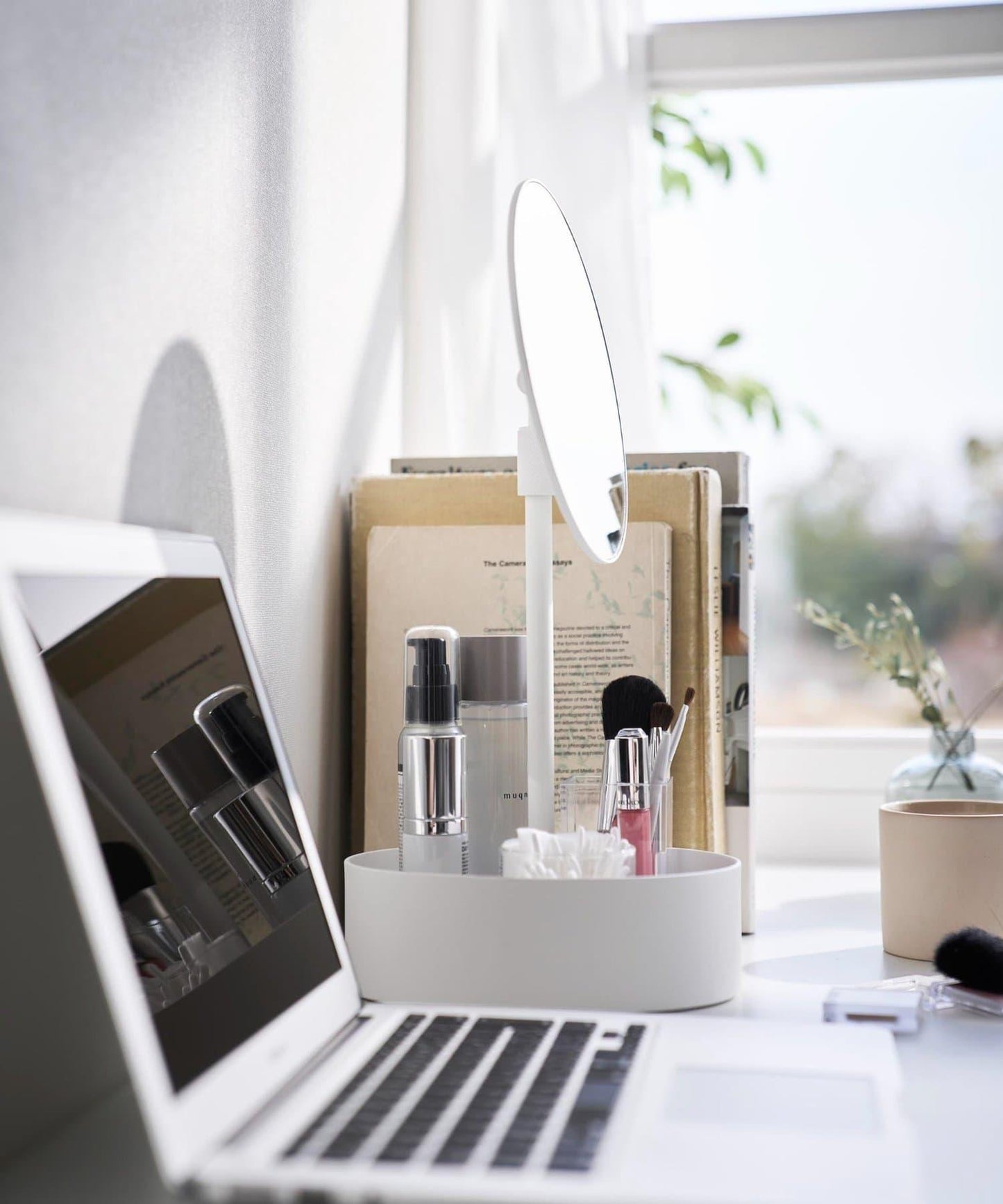 【tower タワー】可調節高度和角度帶收納功能的立式鏡