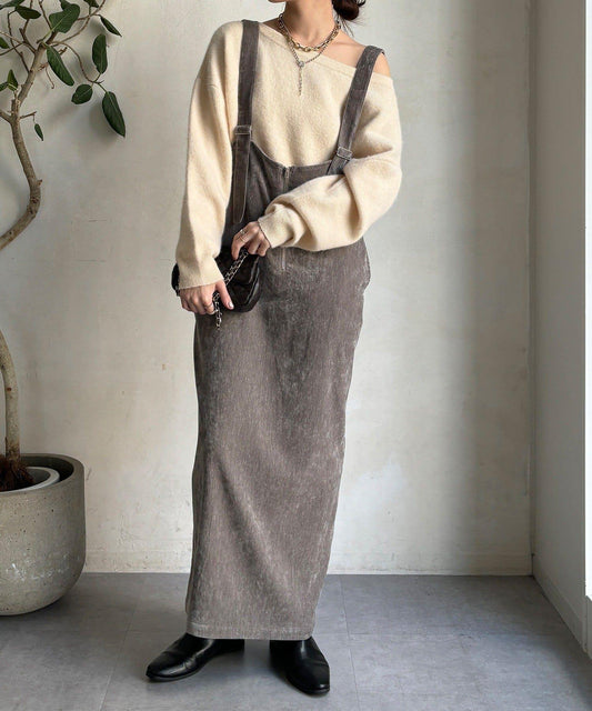 天鵝絨吊帶連衣裙