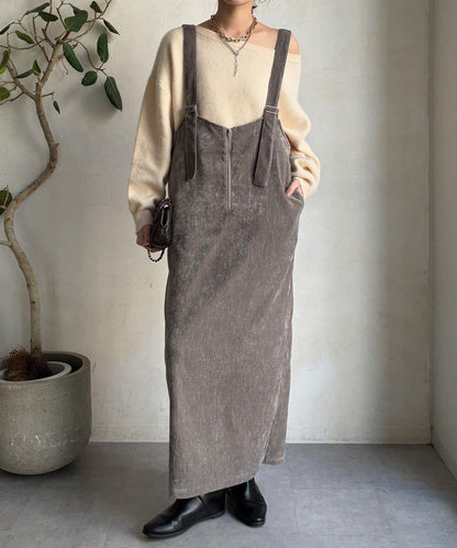 天鵝絨吊帶連衣裙