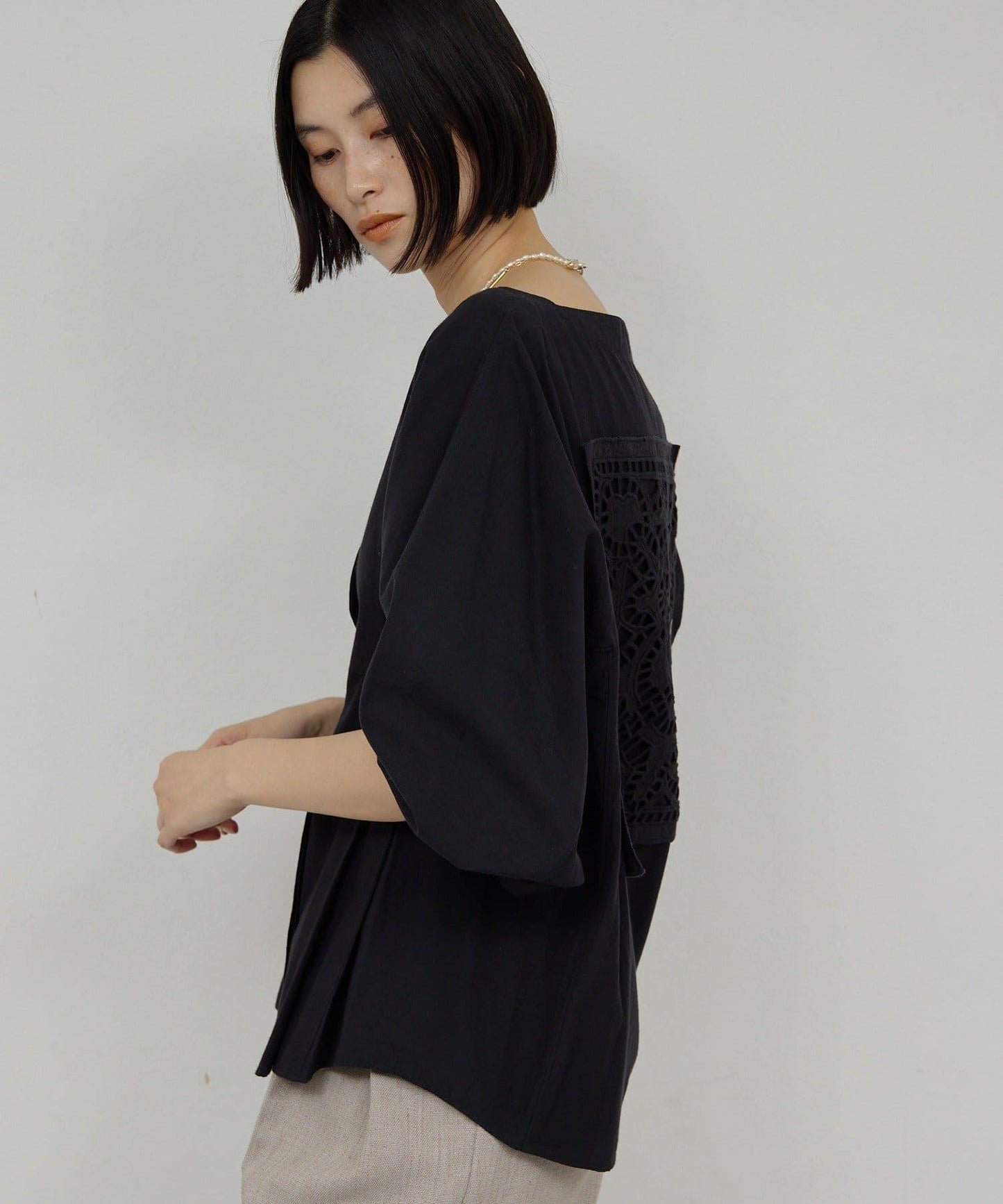 【Dhritië】背部蕾絲襯衫