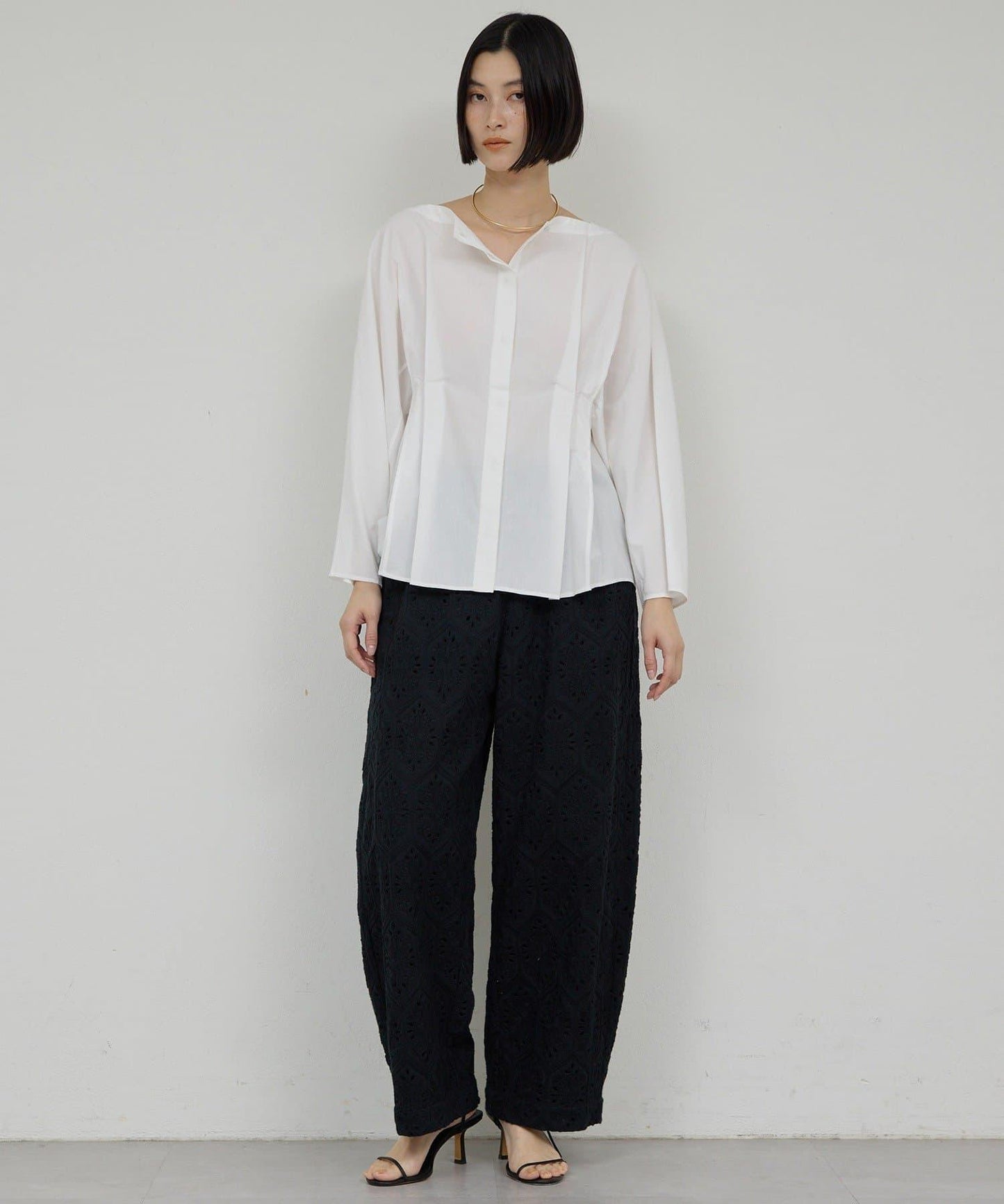 【Dhritië】背部蕾絲襯衫