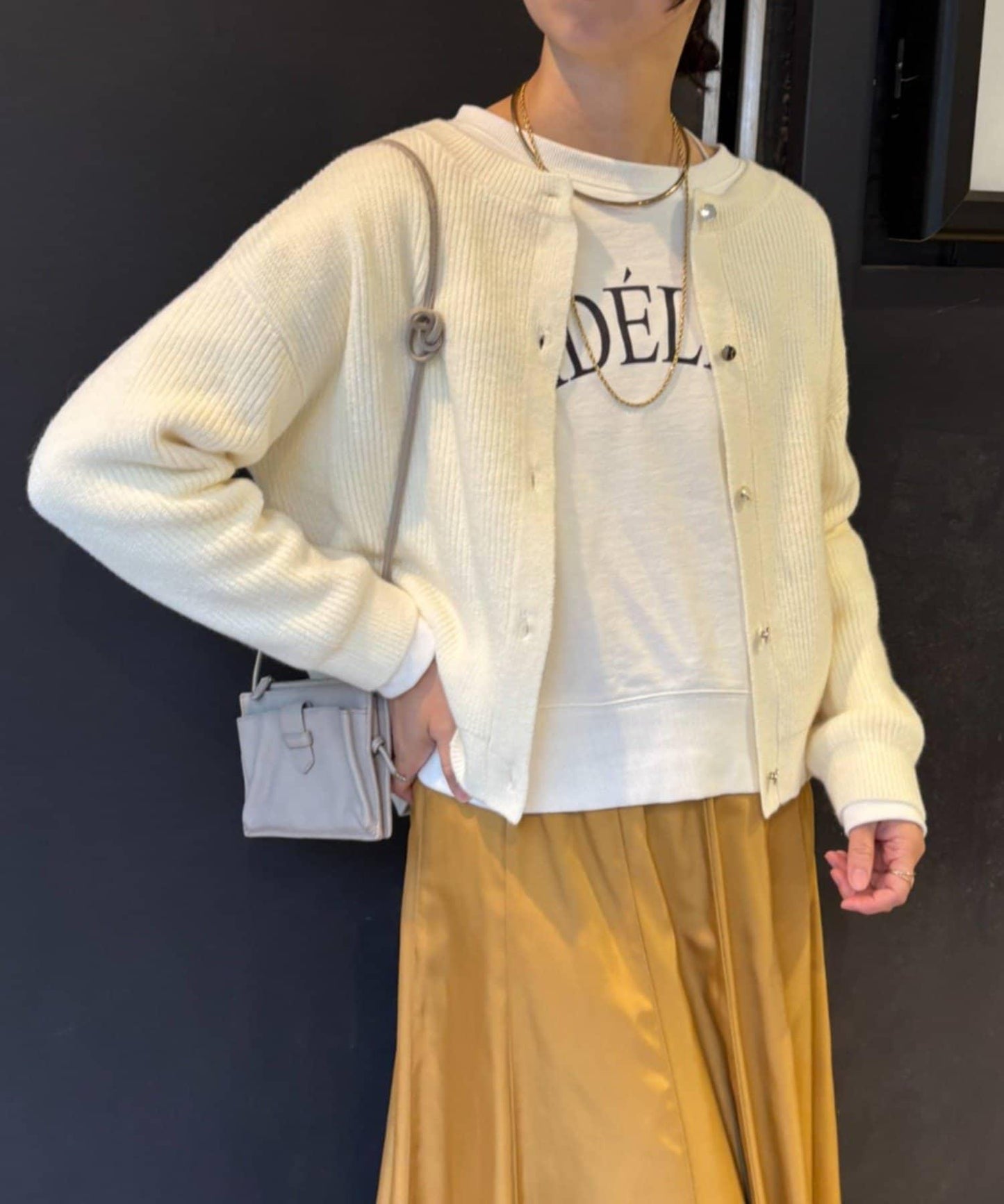 單排金色紐扣開衫