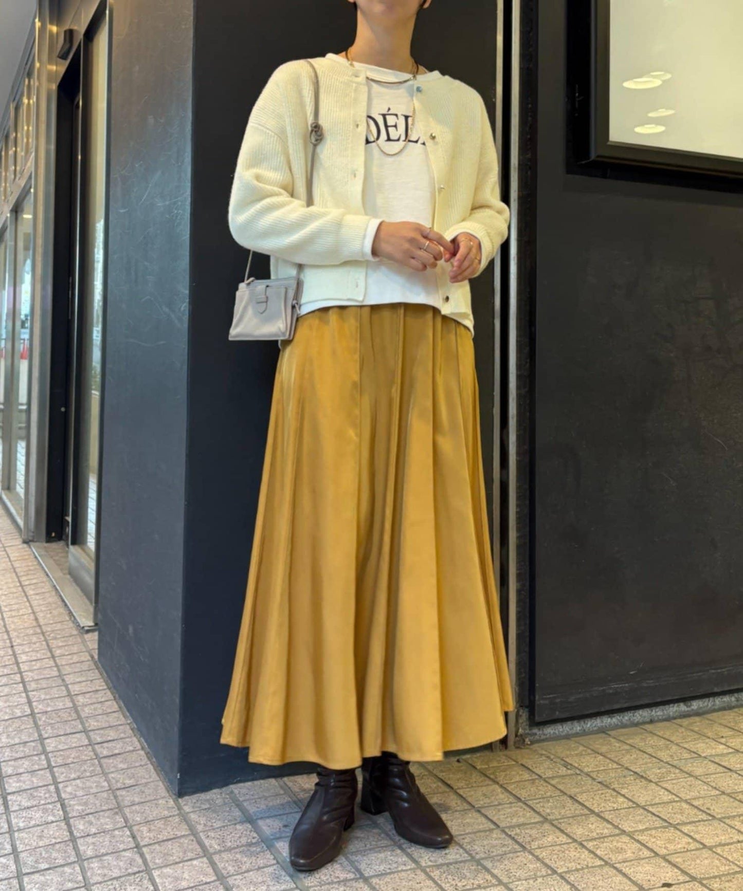 單排金色紐扣開衫