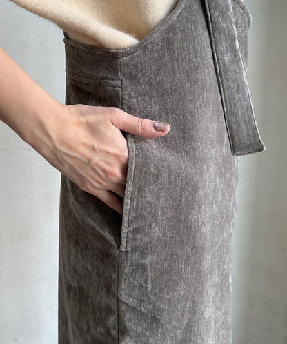 天鵝絨吊帶連衣裙