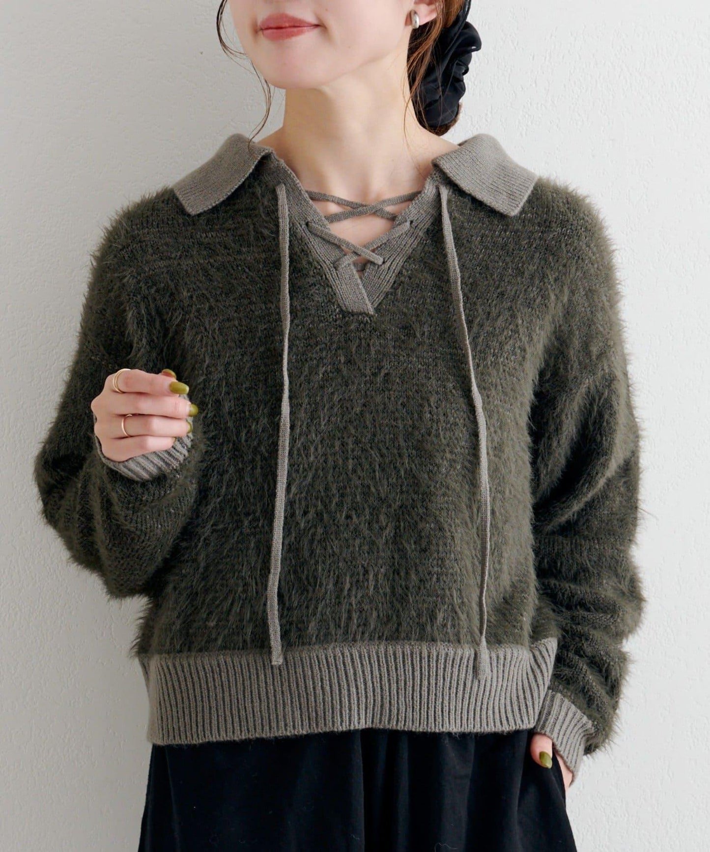 蕾絲繫帶翻領長毛針織衫