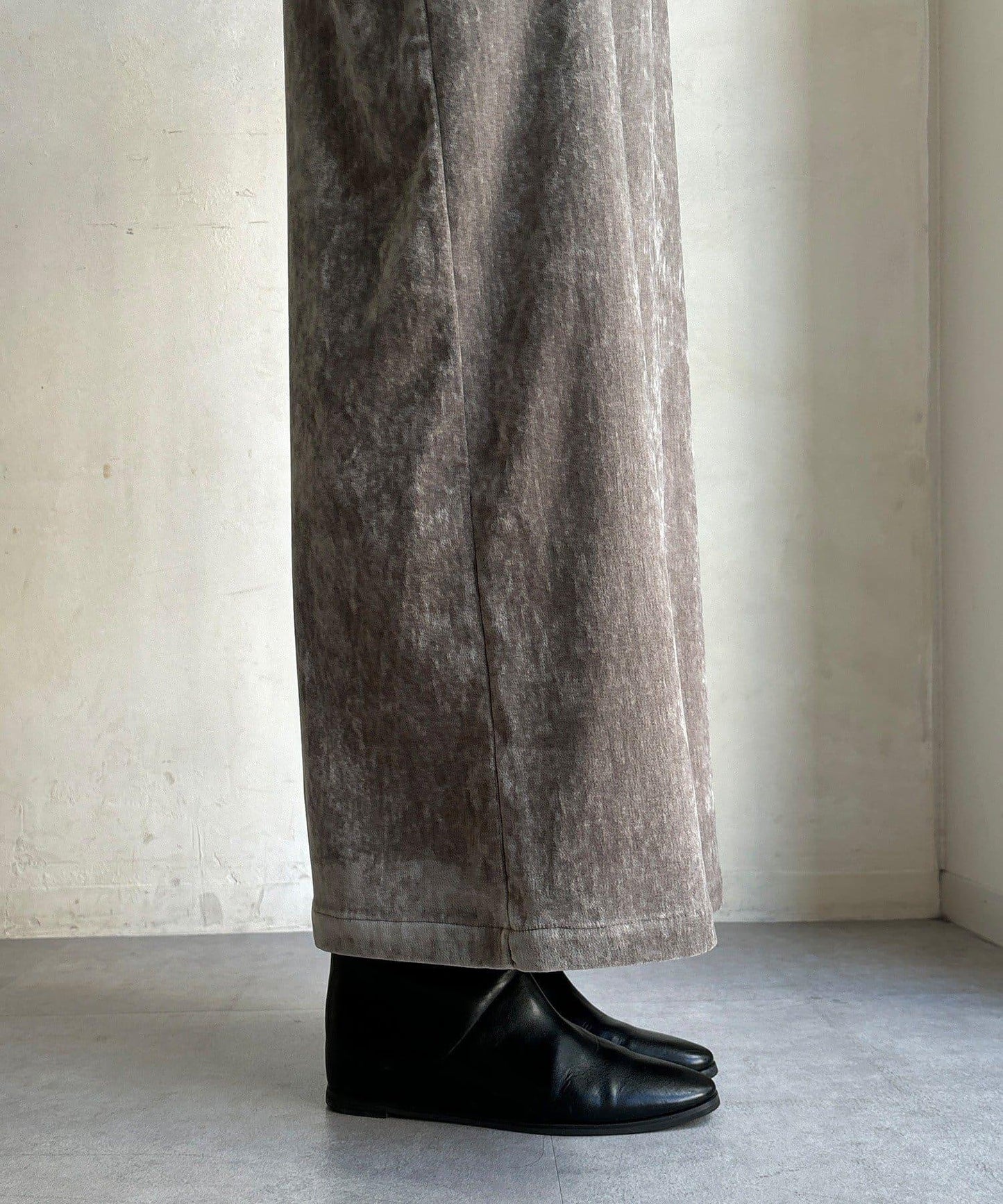 天鵝絨吊帶連衣裙