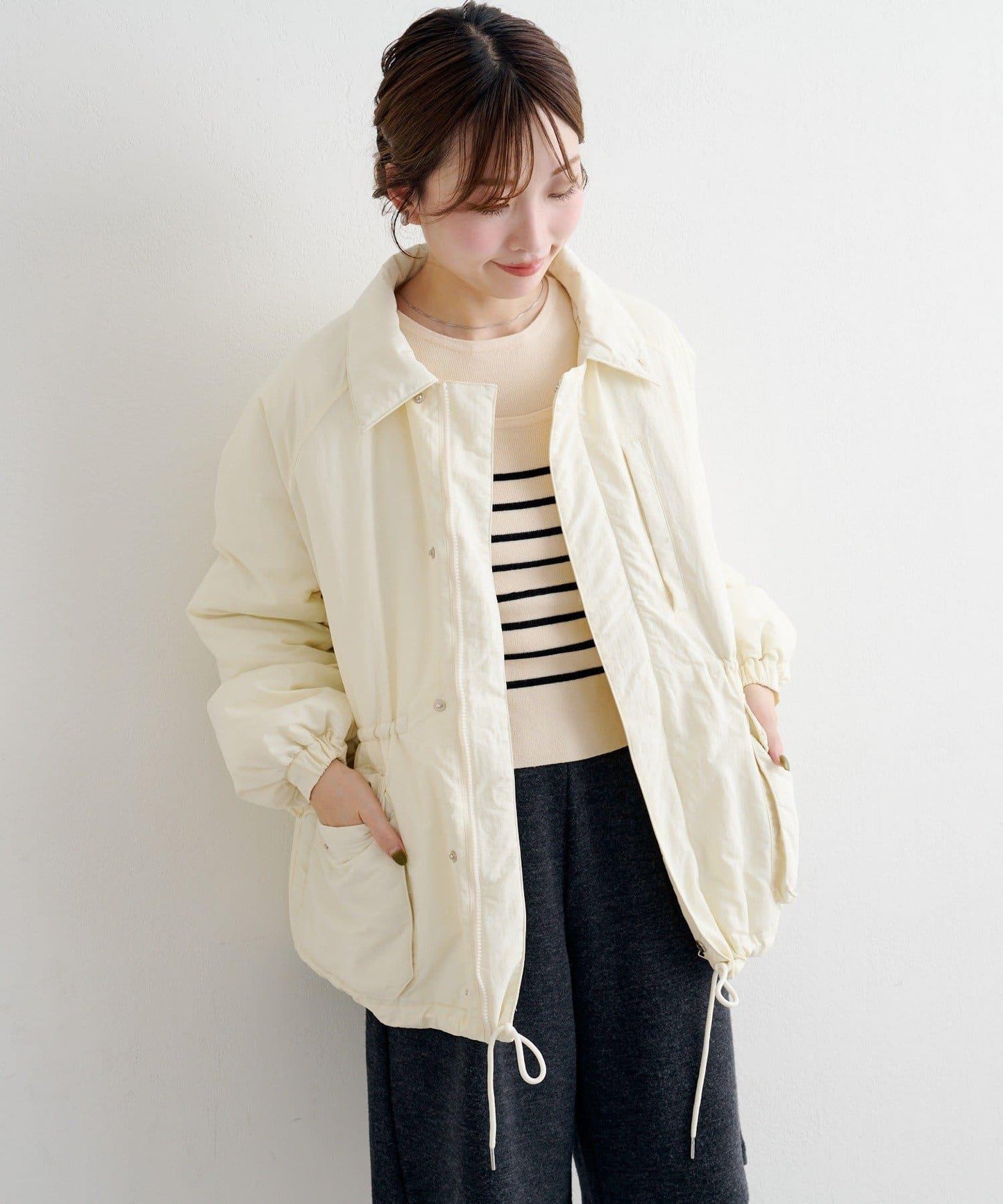 B 高腰抽褶尼龍大衣