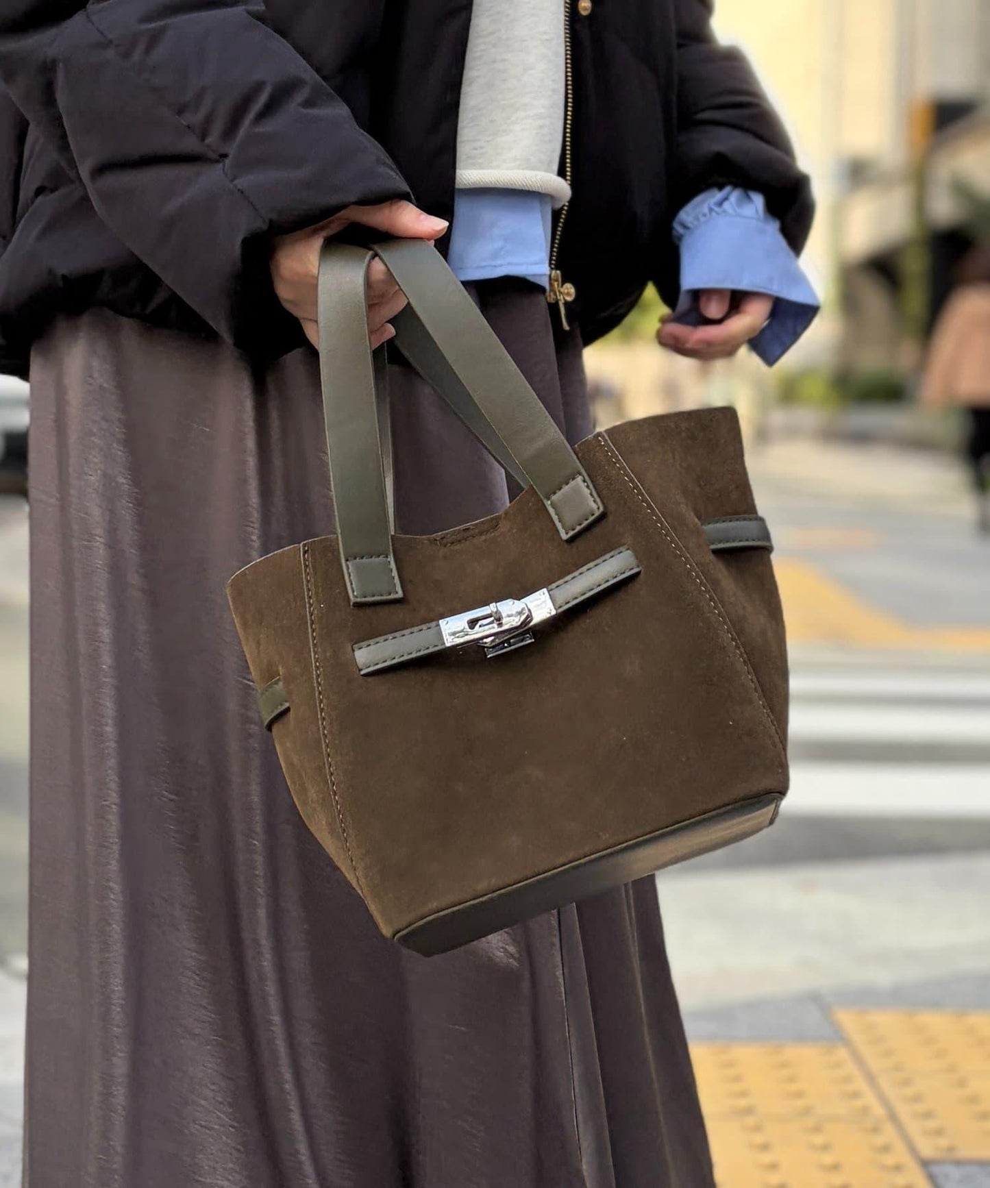 附化妝包金屬扣水桶托特包