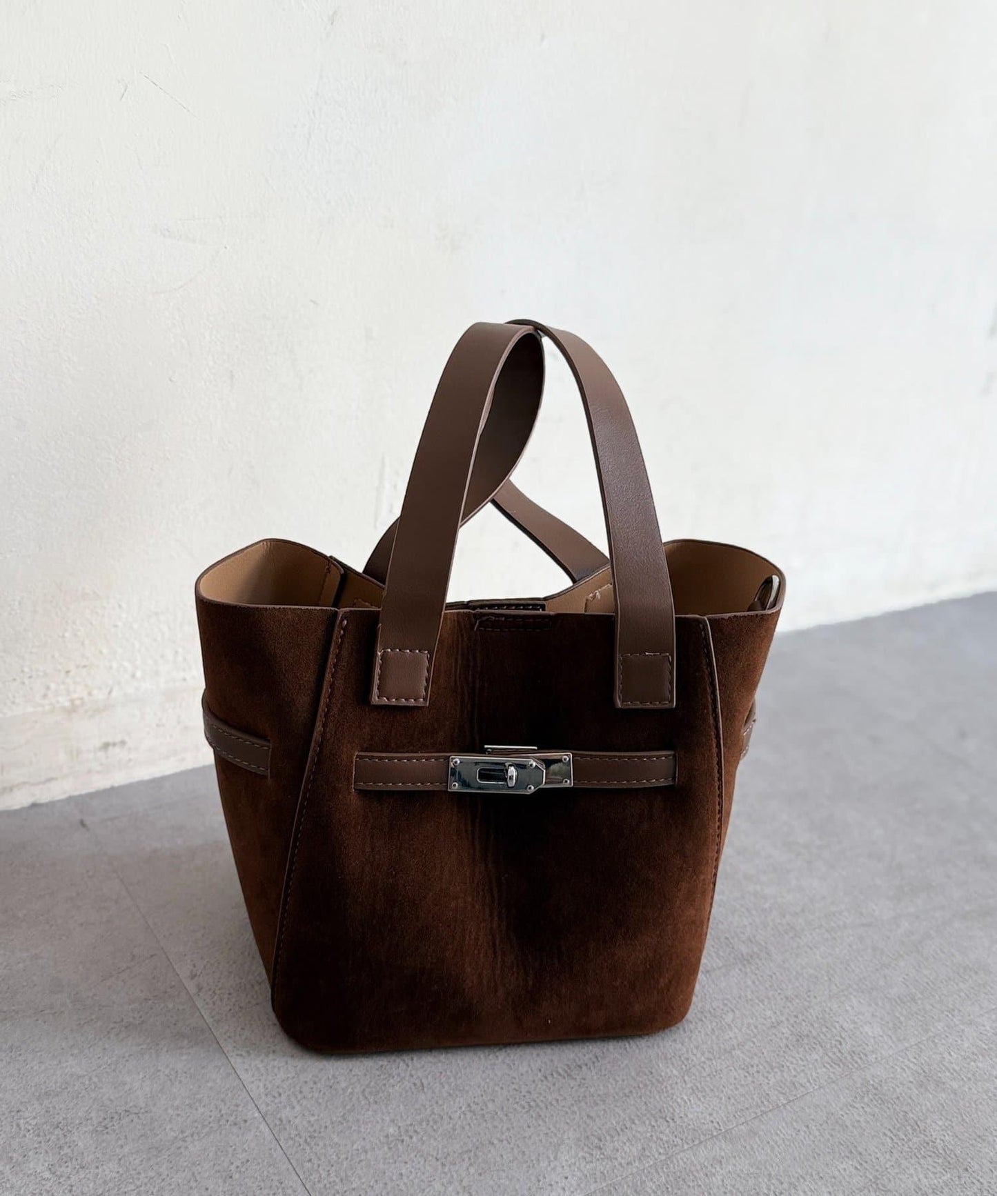 附化妝包金屬扣水桶托特包