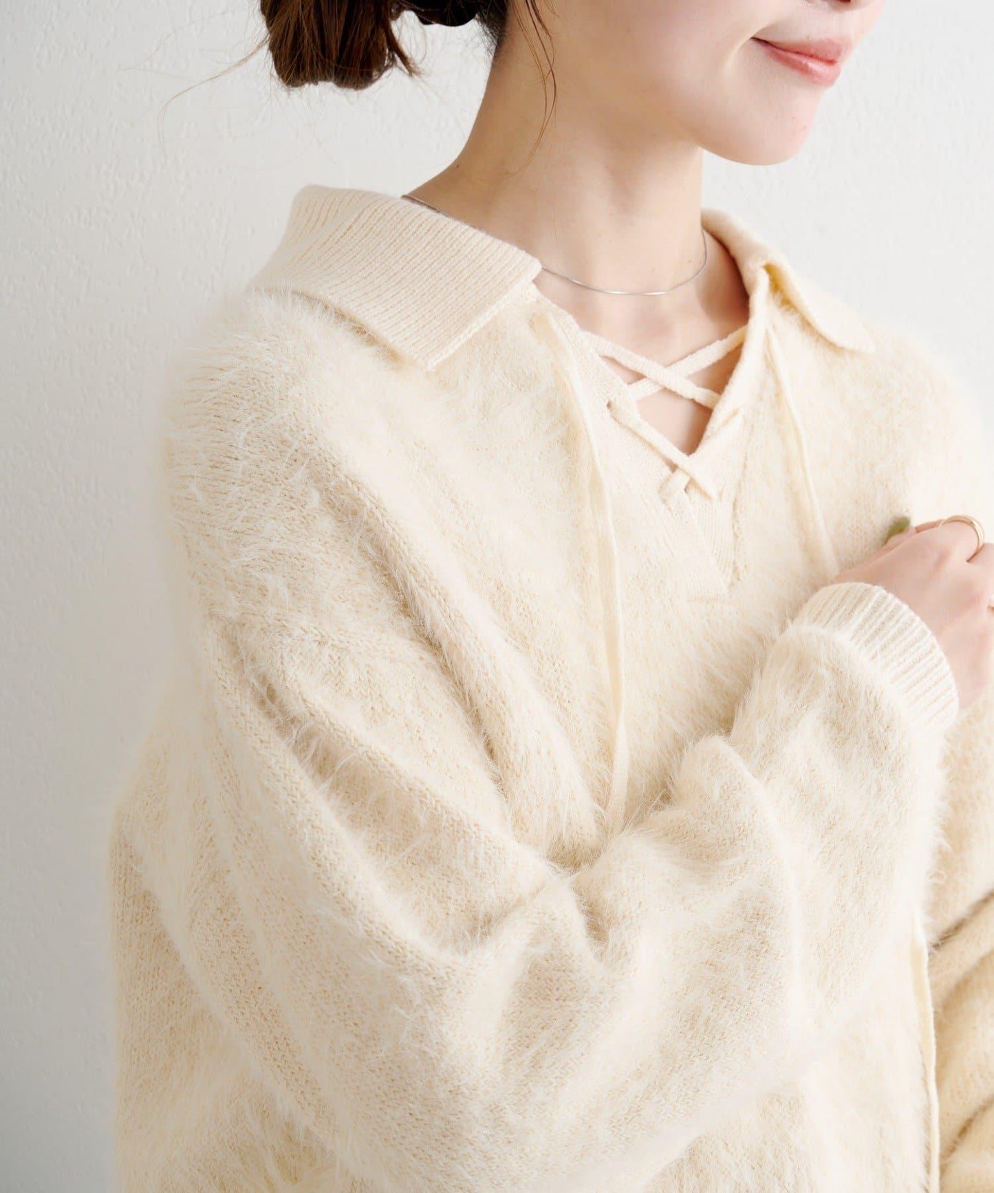 蕾絲繫帶翻領長毛針織衫