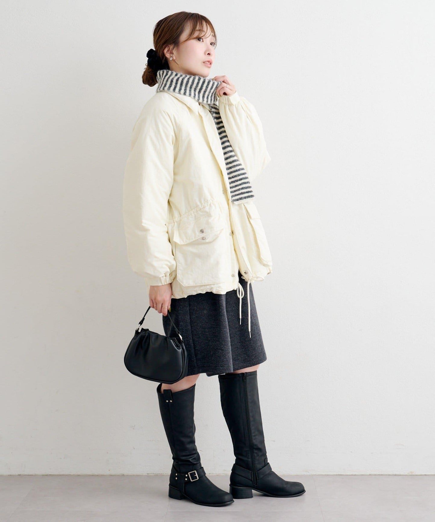 B 高腰抽褶尼龍大衣