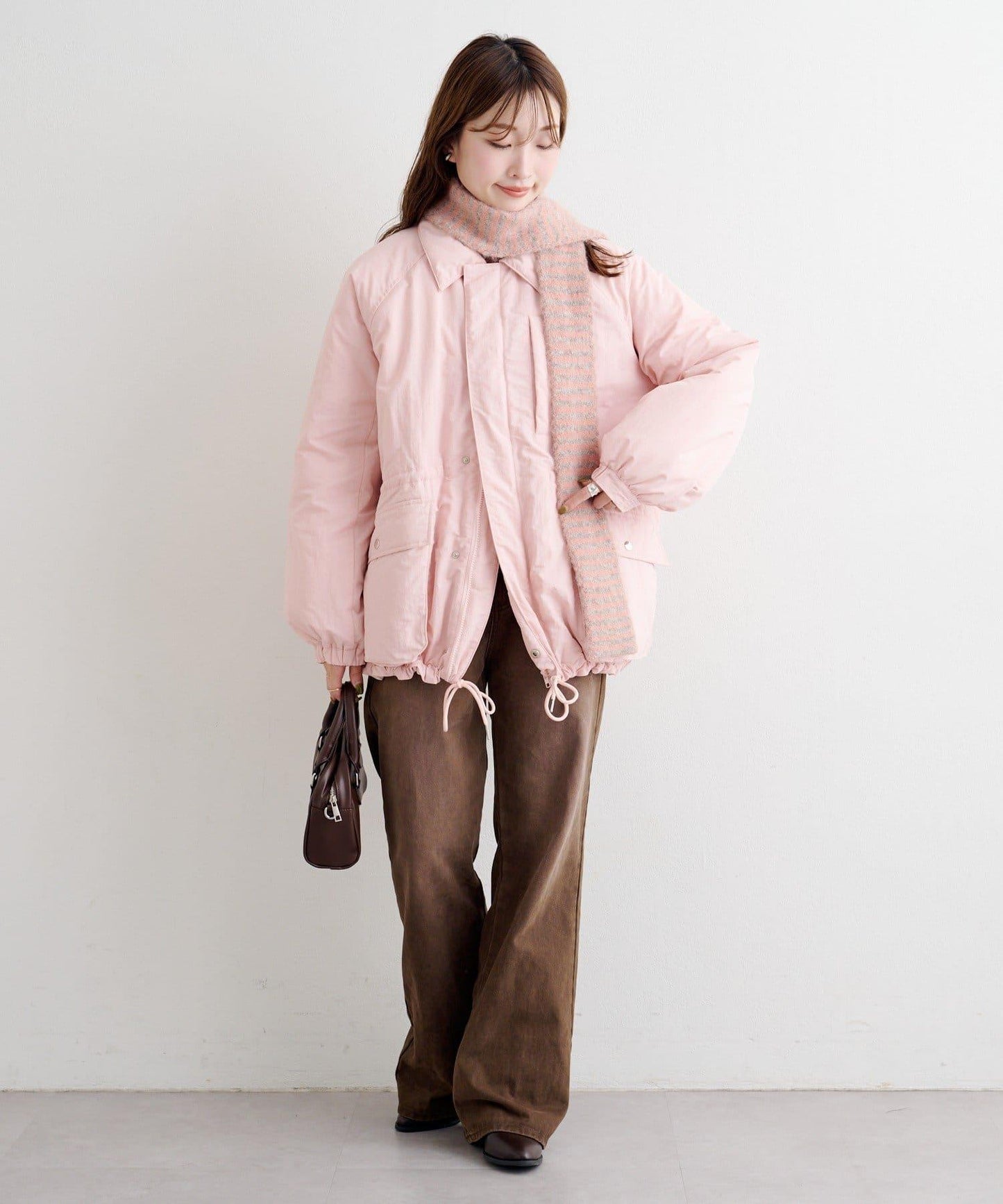 B 高腰抽褶尼龍大衣