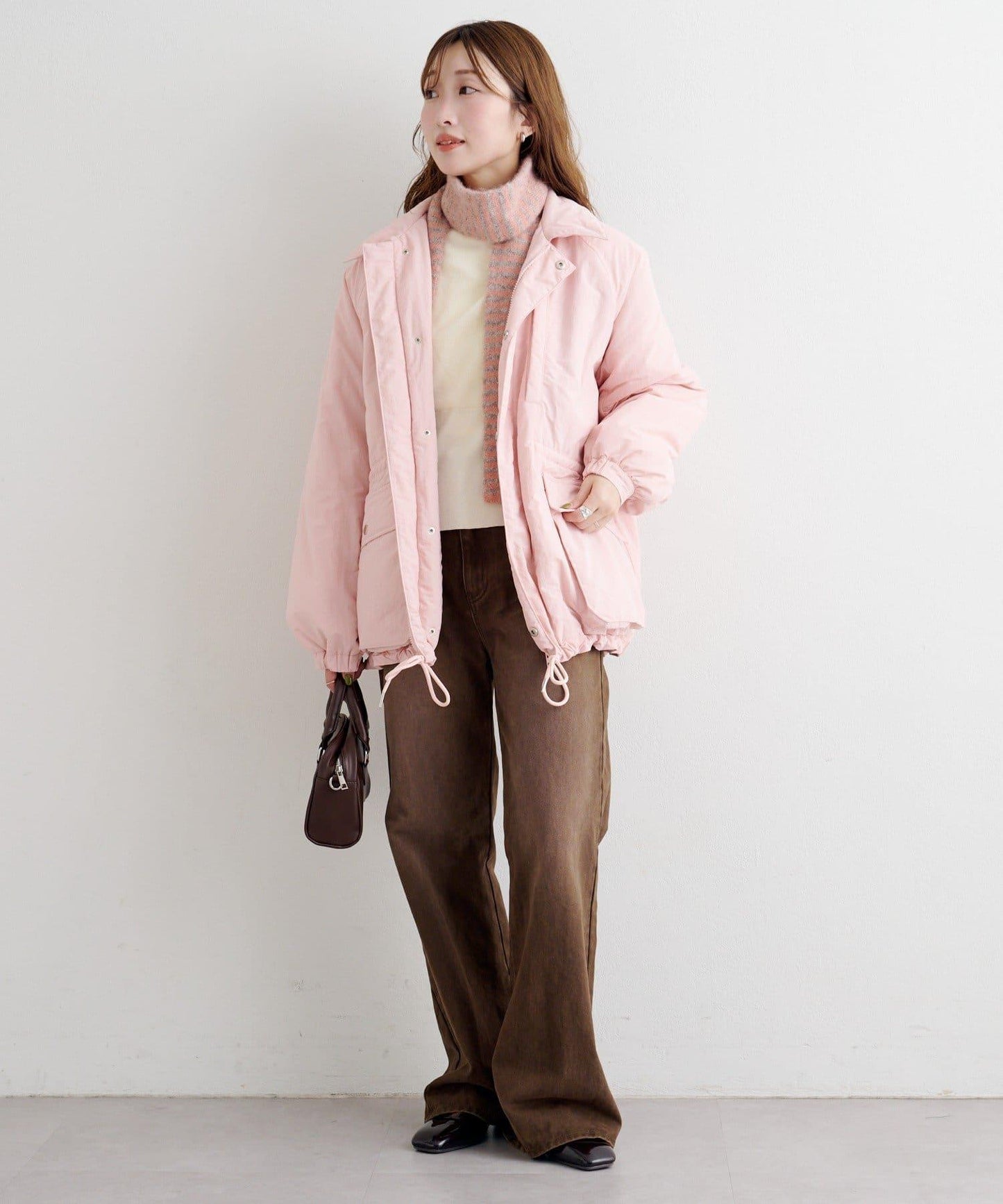 B 高腰抽褶尼龍大衣