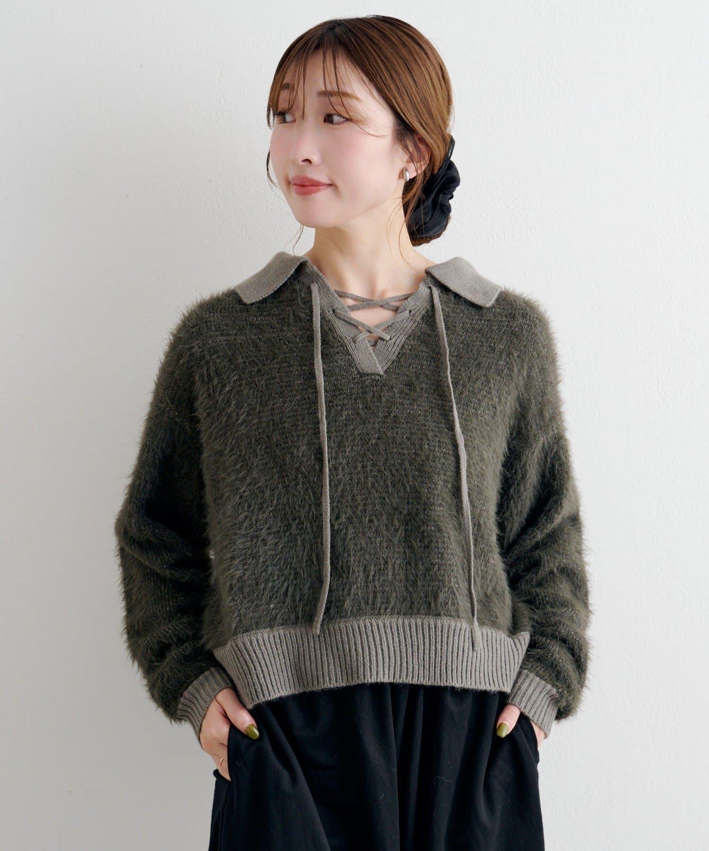 蕾絲繫帶翻領長毛針織衫