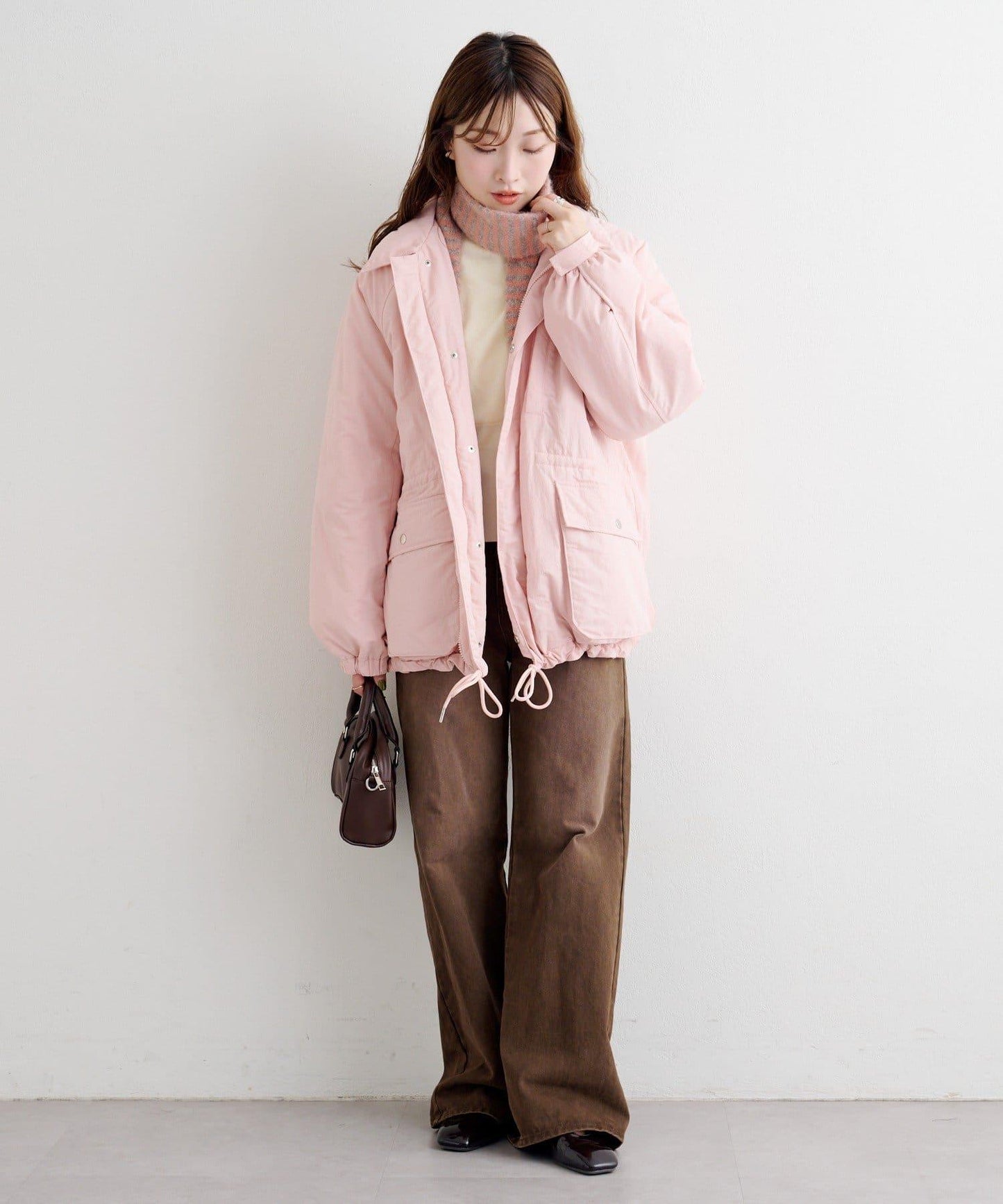 B 高腰抽褶尼龍大衣