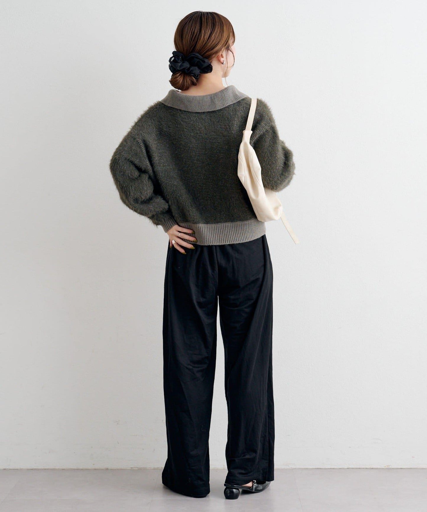 蕾絲繫帶翻領長毛針織衫