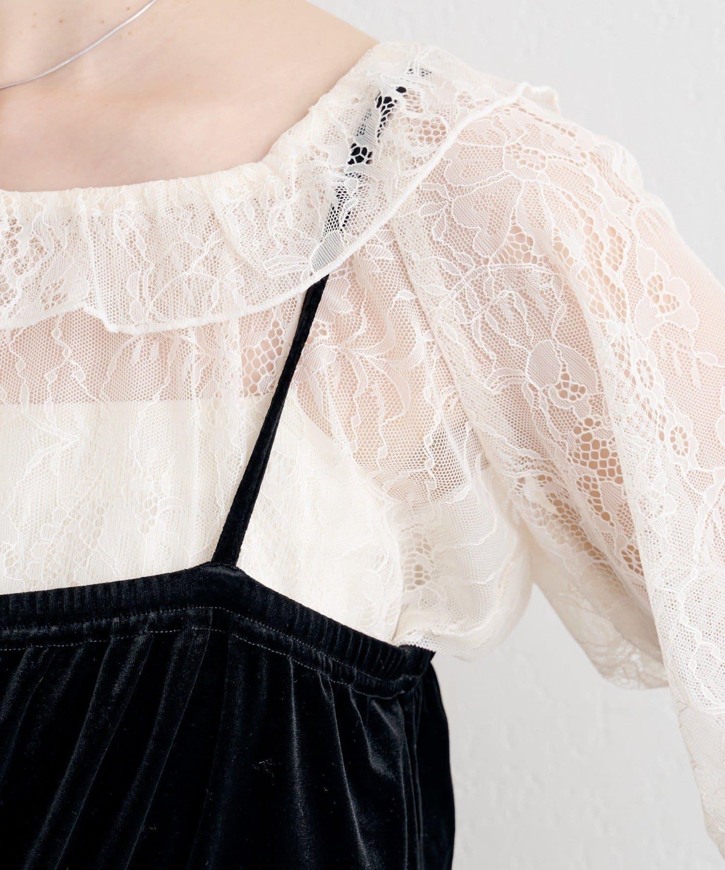 B 蕾絲上衣套裝天鵝絨連體褲