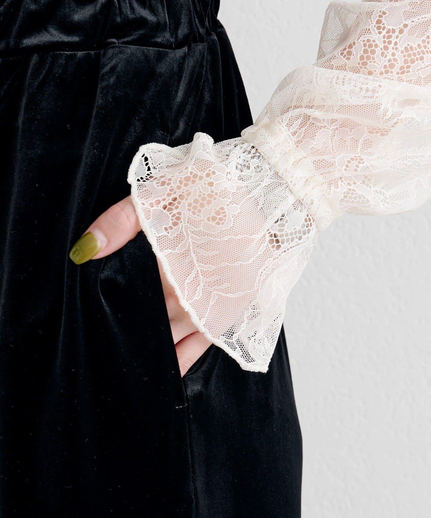 B 蕾絲上衣套裝天鵝絨連體褲