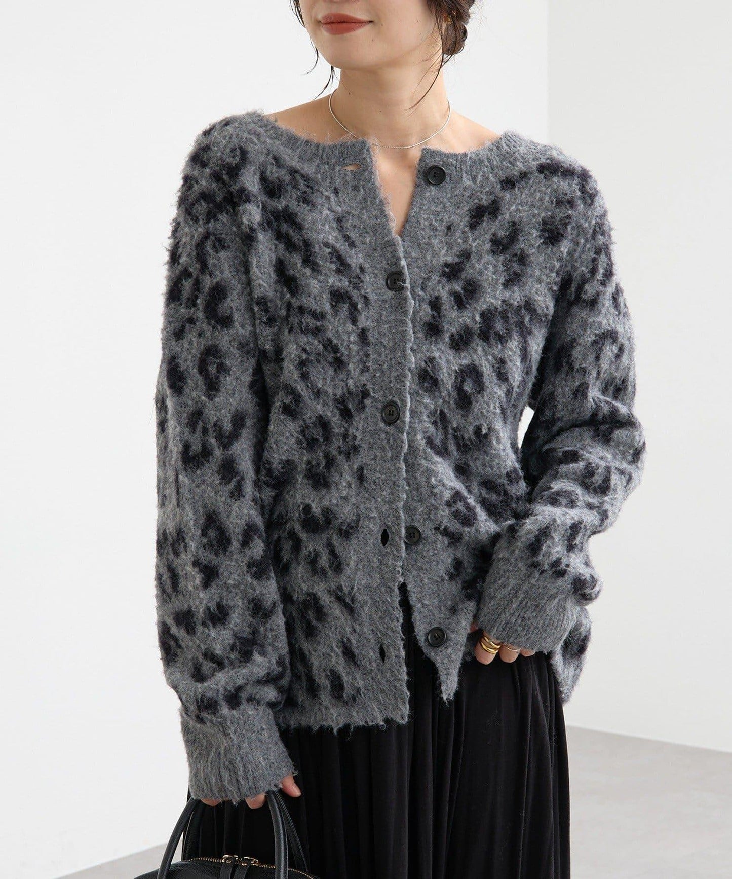 【時尚感十足】豹紋長毛針織衫