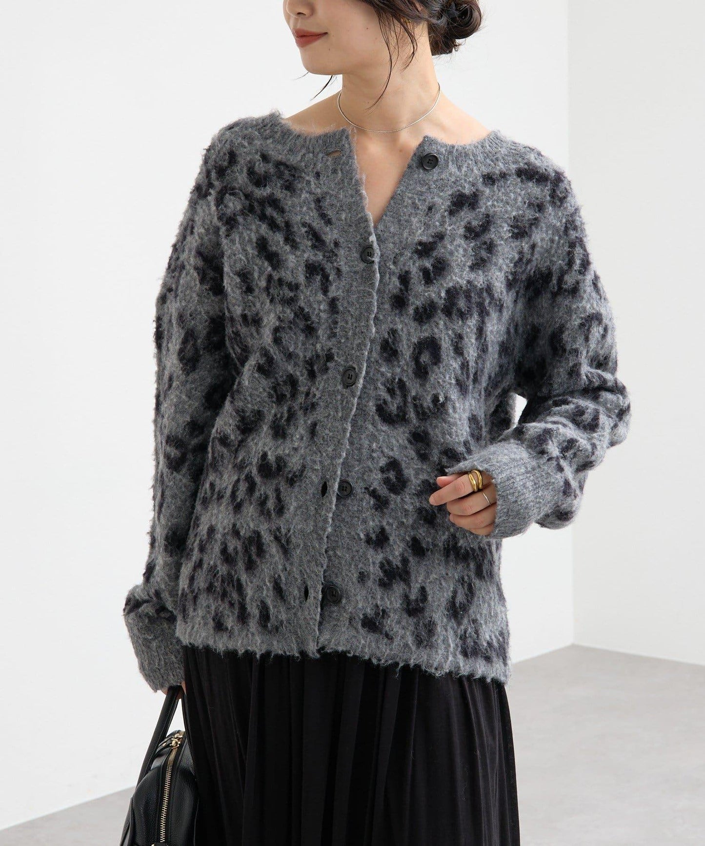 【時尚感十足】豹紋長毛針織衫