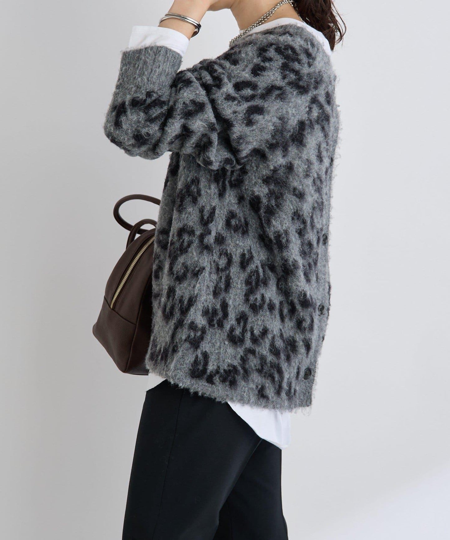 【時尚感十足】豹紋長毛針織衫