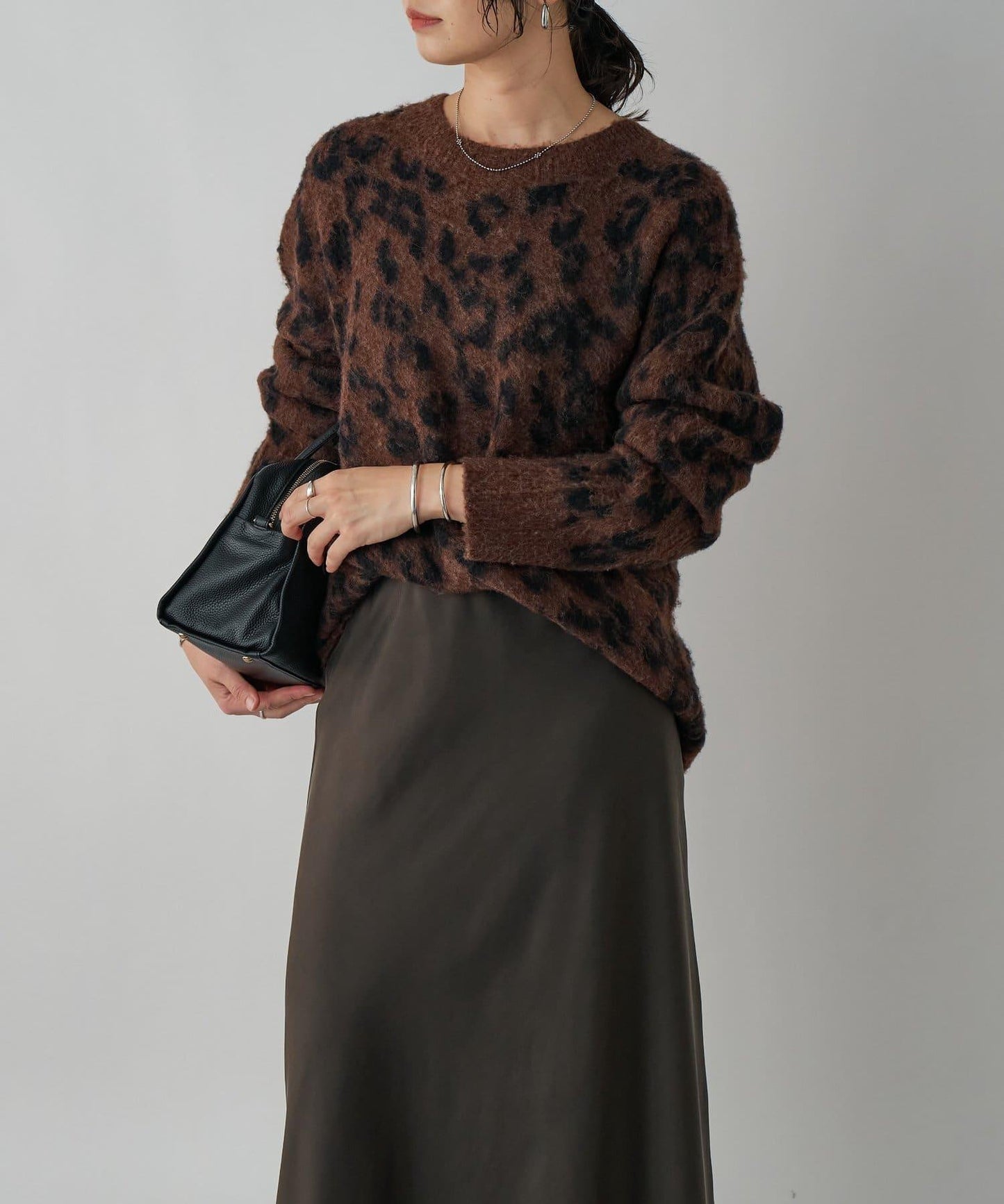 【時尚感十足】豹紋長毛針織衫