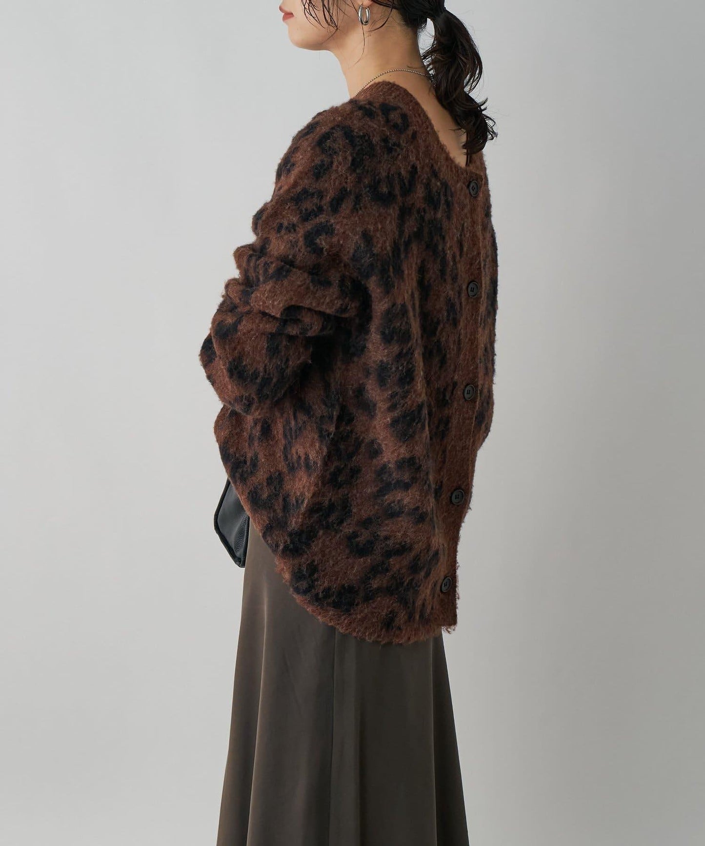 【時尚感十足】豹紋長毛針織衫