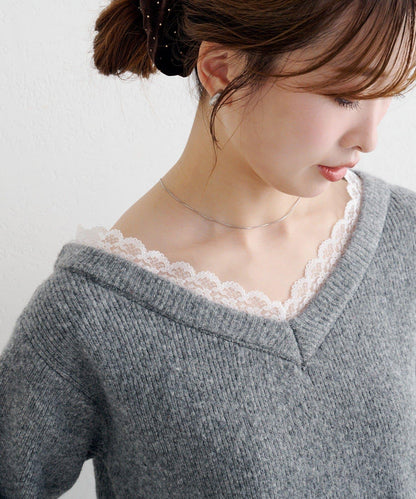 B 蕾絲拼接針織套頭衫