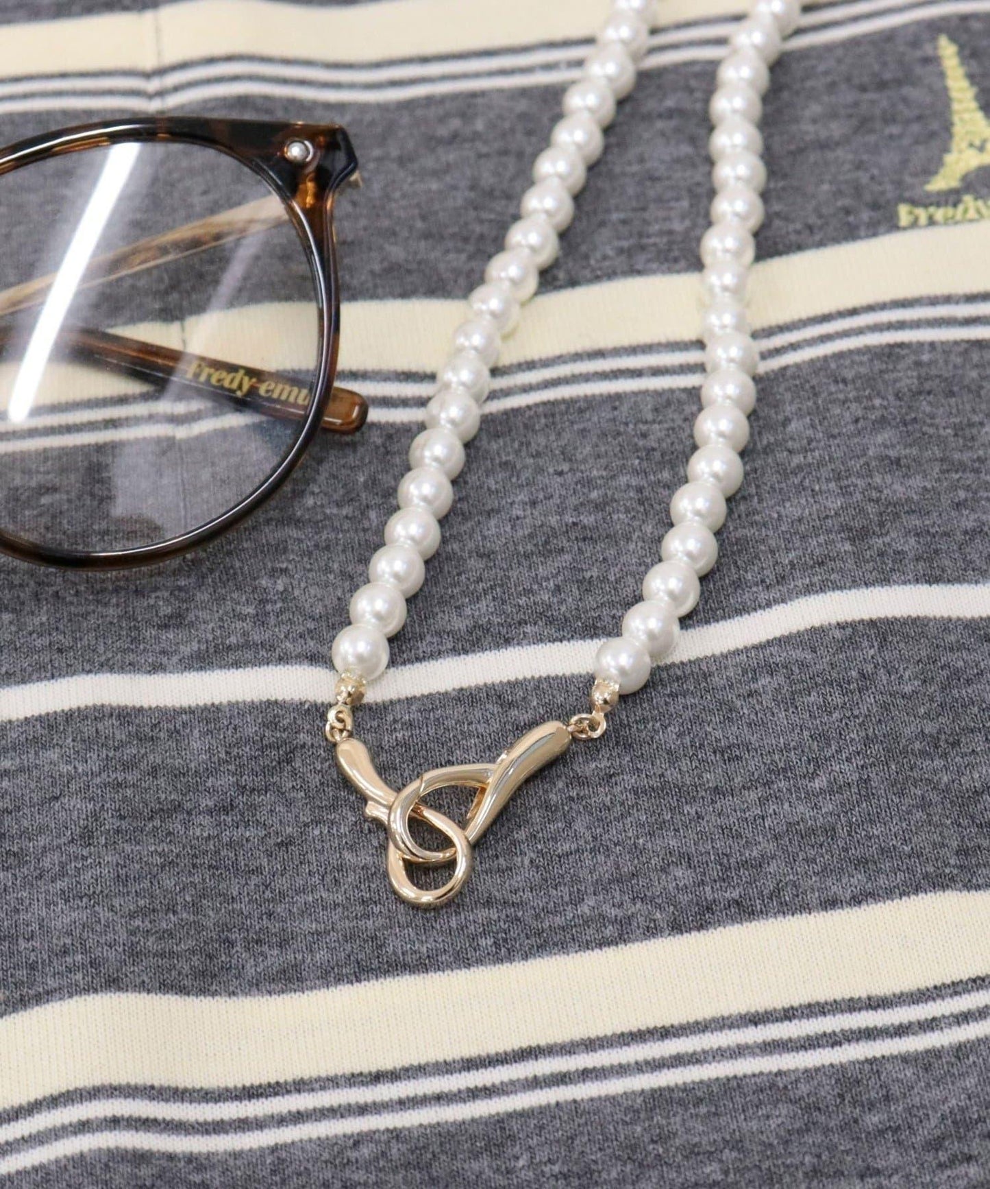 前置金屬扣珍珠項鍊