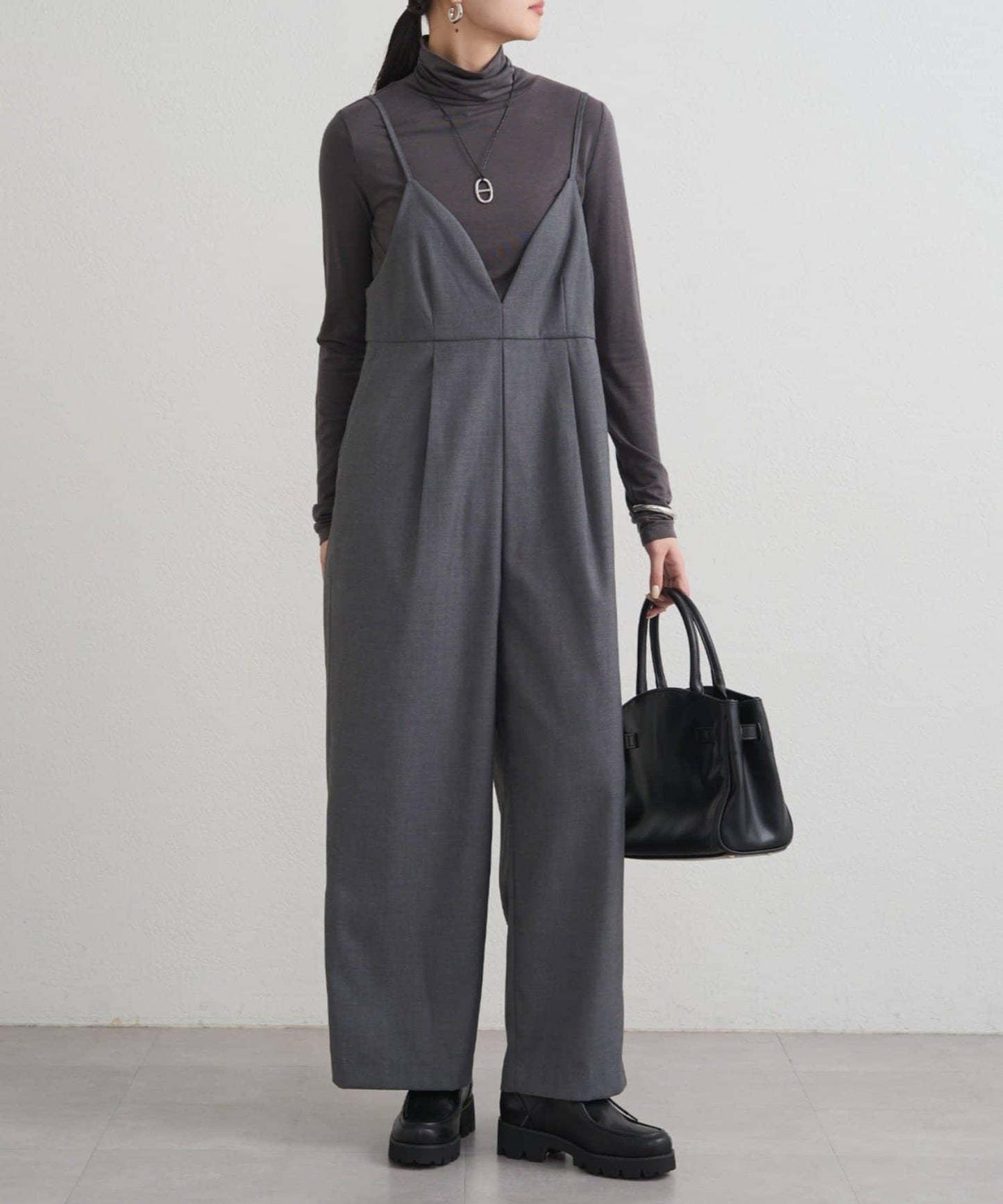 【Loungedress】V領吊帶連體褲