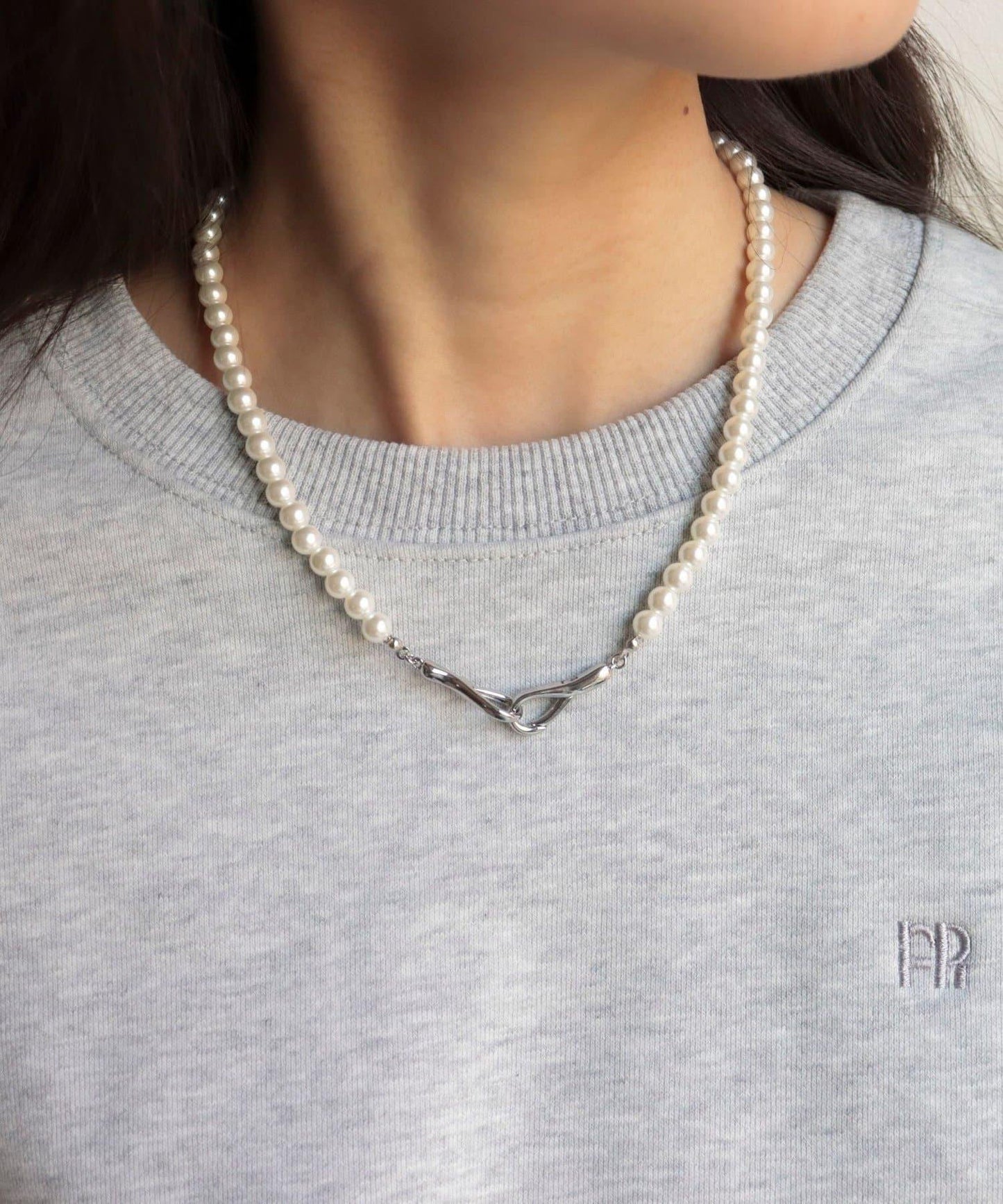 前置金屬扣珍珠項鍊