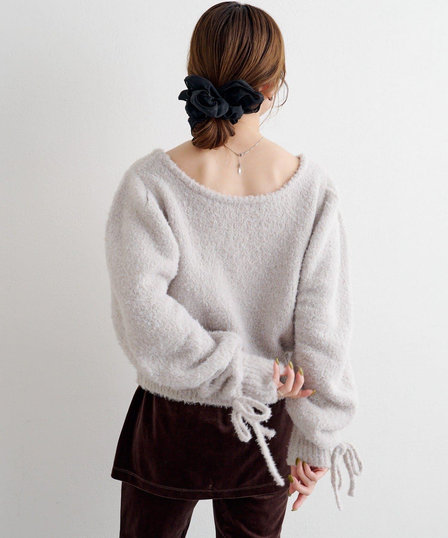 B 蝴蝶結馬海毛袖針織衫