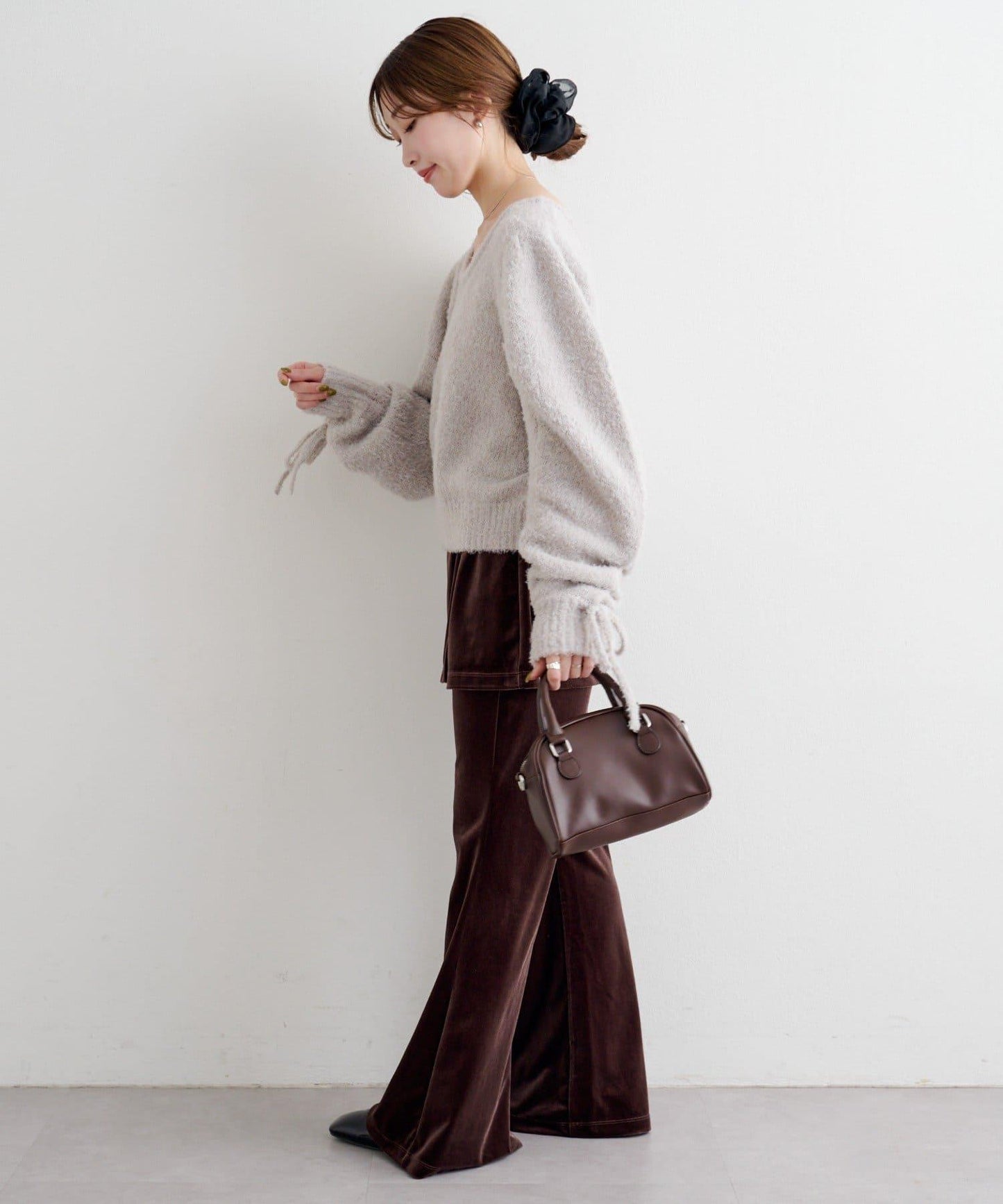 B 蝴蝶結馬海毛袖針織衫