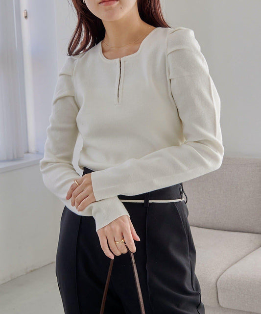 扣袢亨利領蓬鬆針織衫