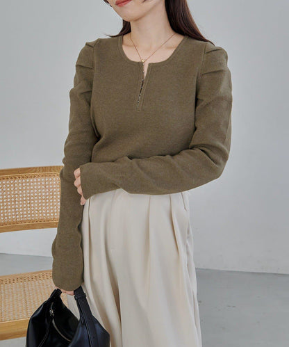 扣袢亨利領蓬鬆針織衫