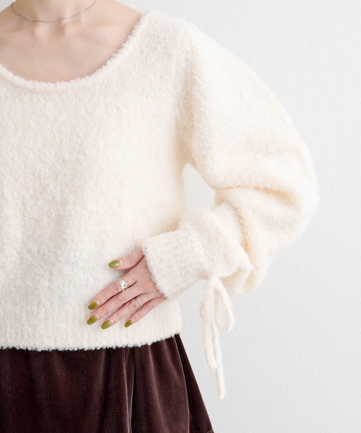 B 蝴蝶結馬海毛袖針織衫