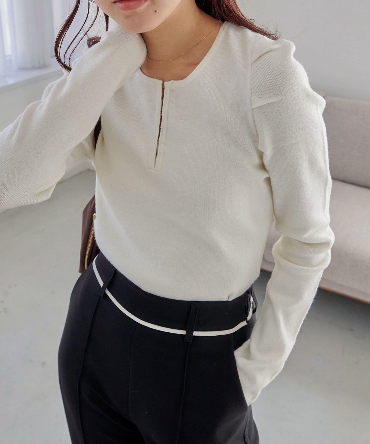 扣袢亨利領蓬鬆針織衫