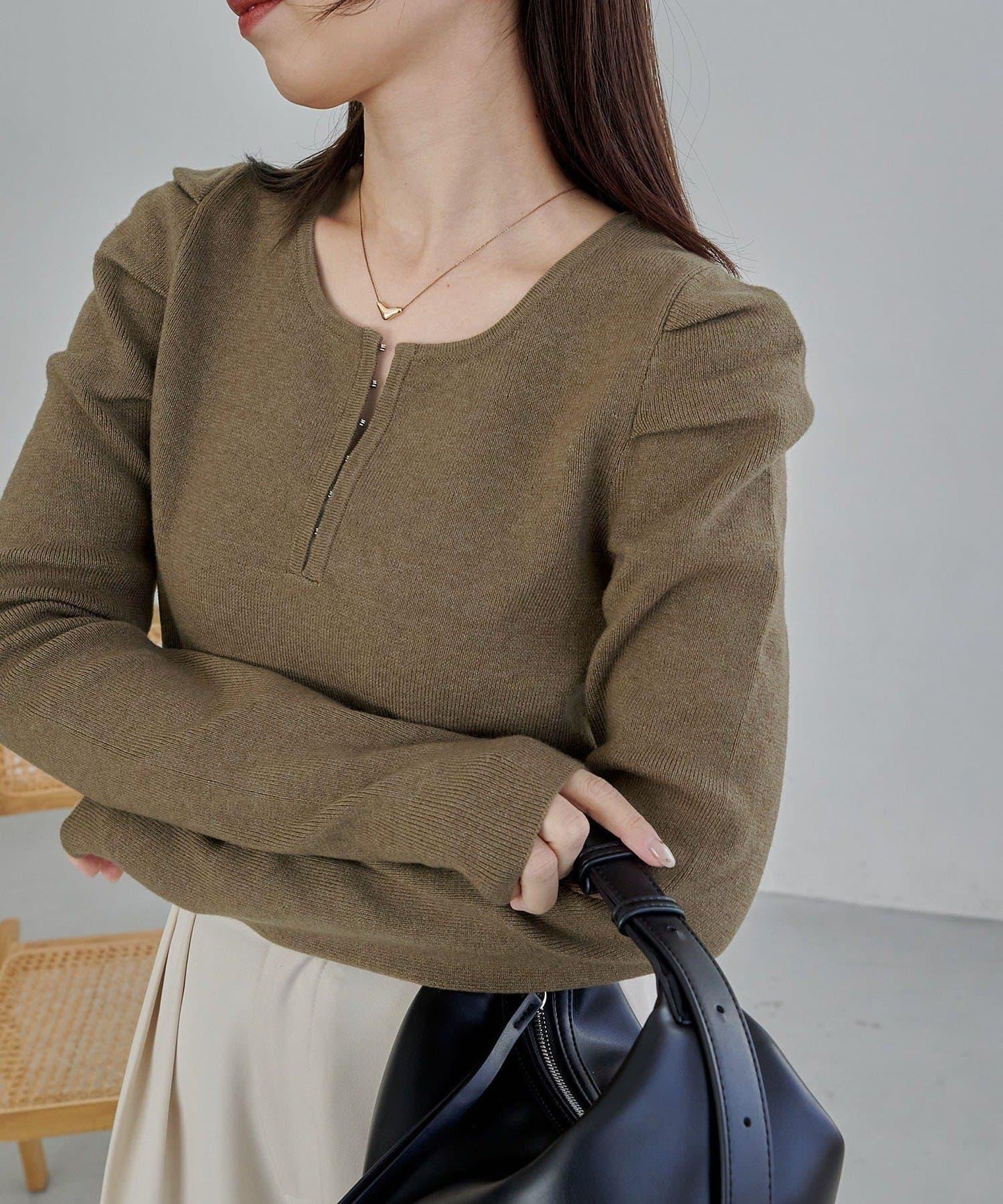 扣袢亨利領蓬鬆針織衫