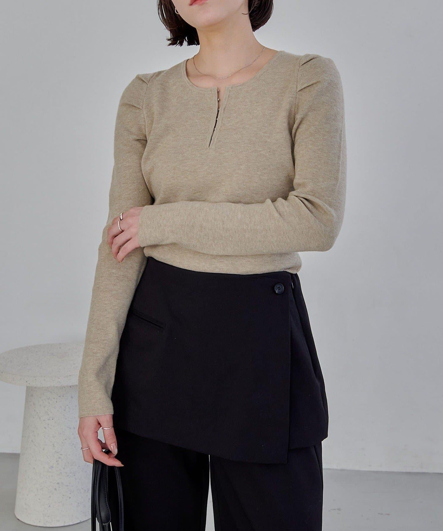 扣袢亨利領蓬鬆針織衫