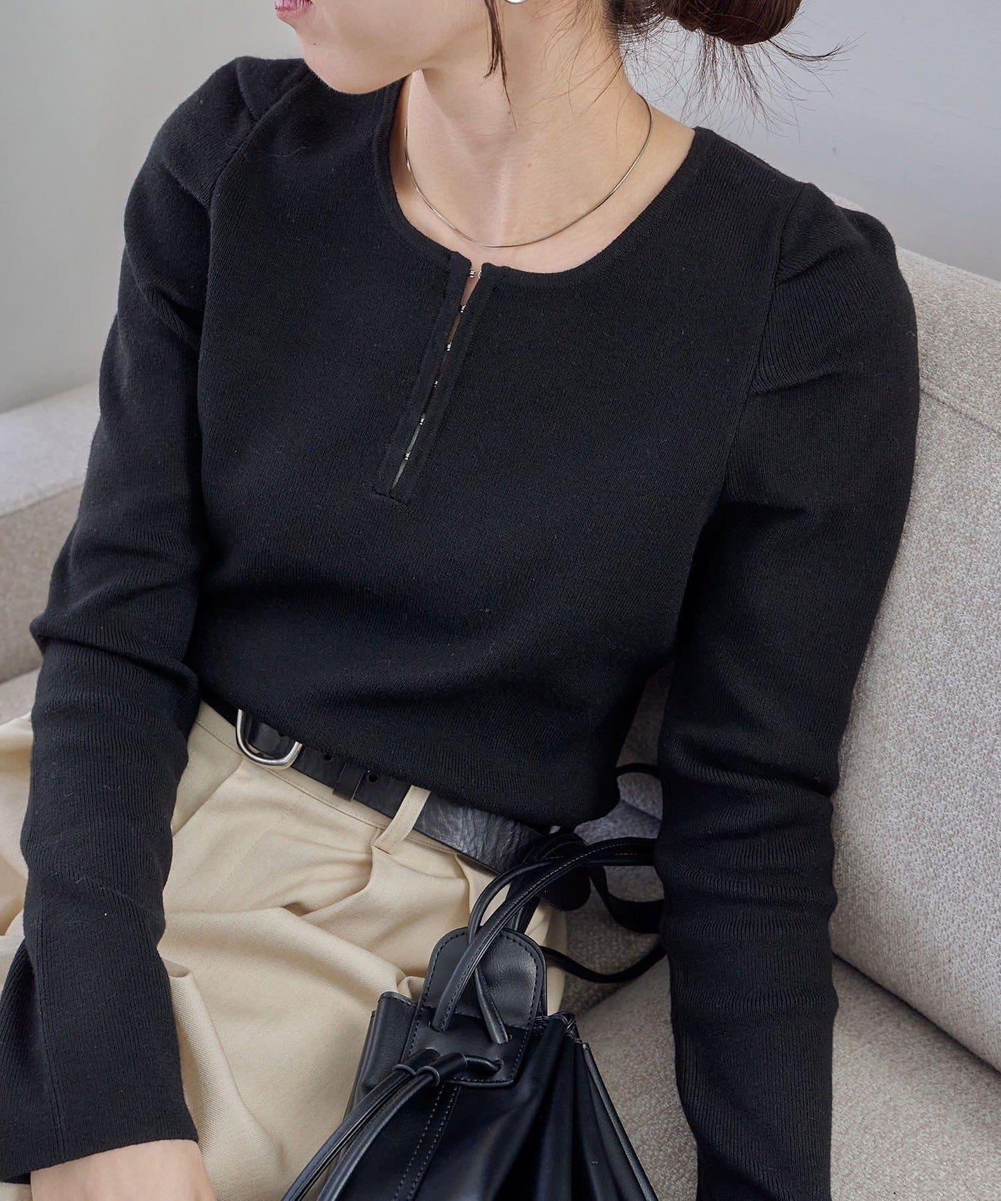 扣袢亨利領蓬鬆針織衫