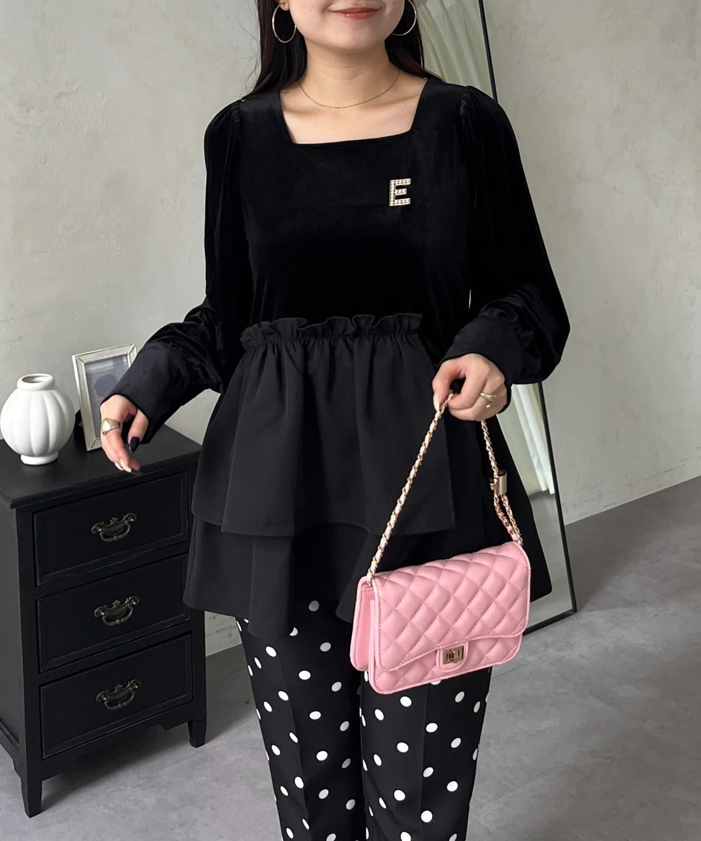 不對稱荷葉邊下襬天鵝絨短上衣