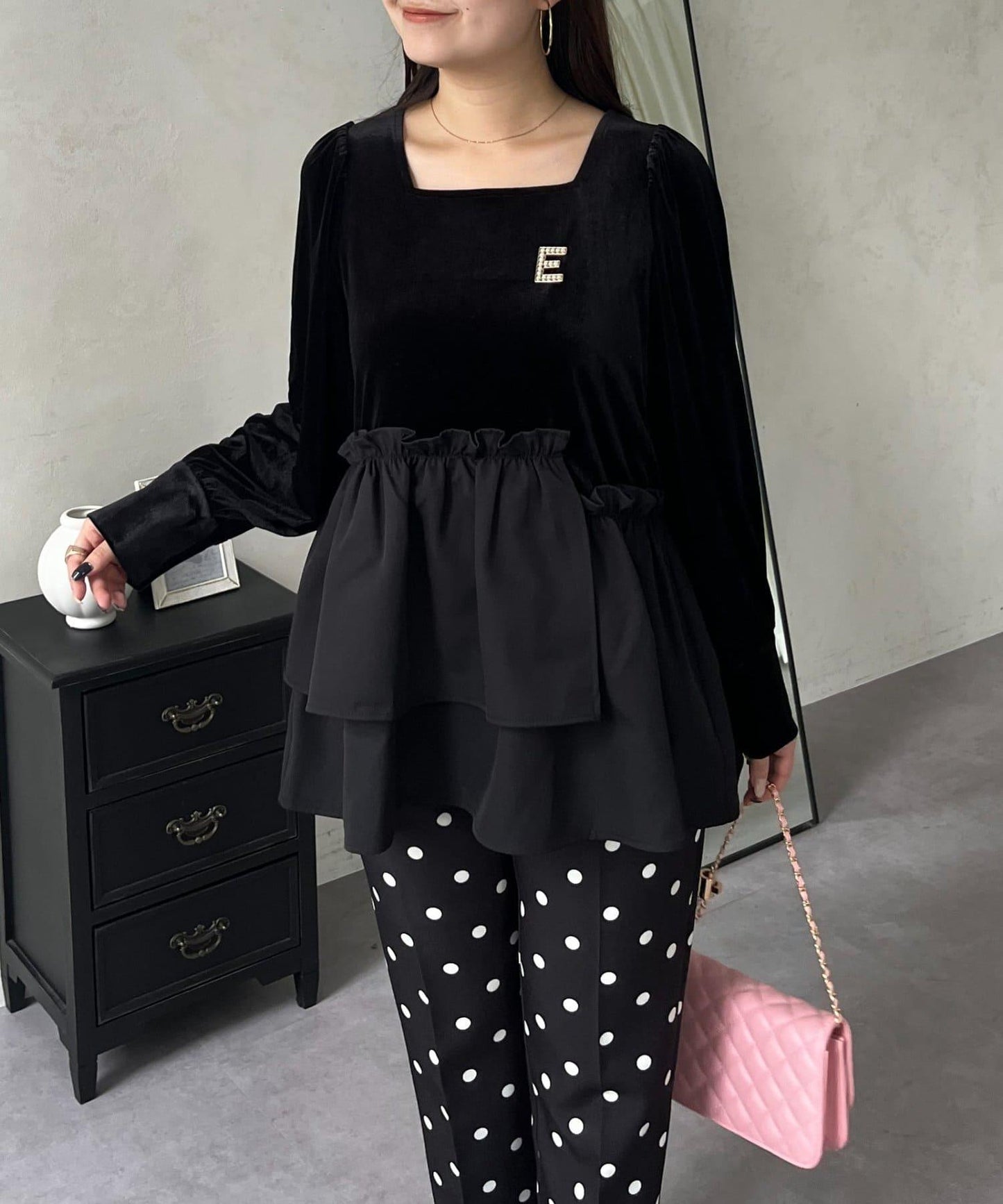 不對稱荷葉邊下襬天鵝絨短上衣