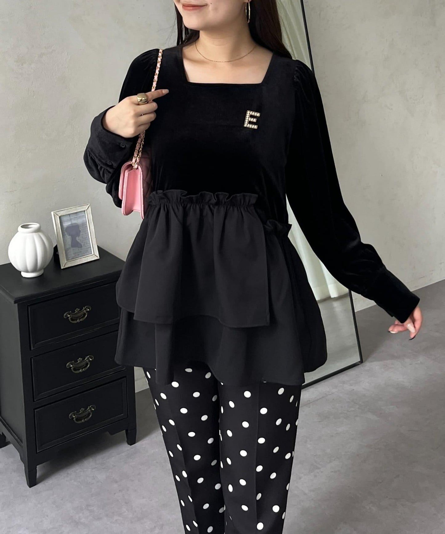 不對稱荷葉邊下襬天鵝絨短上衣