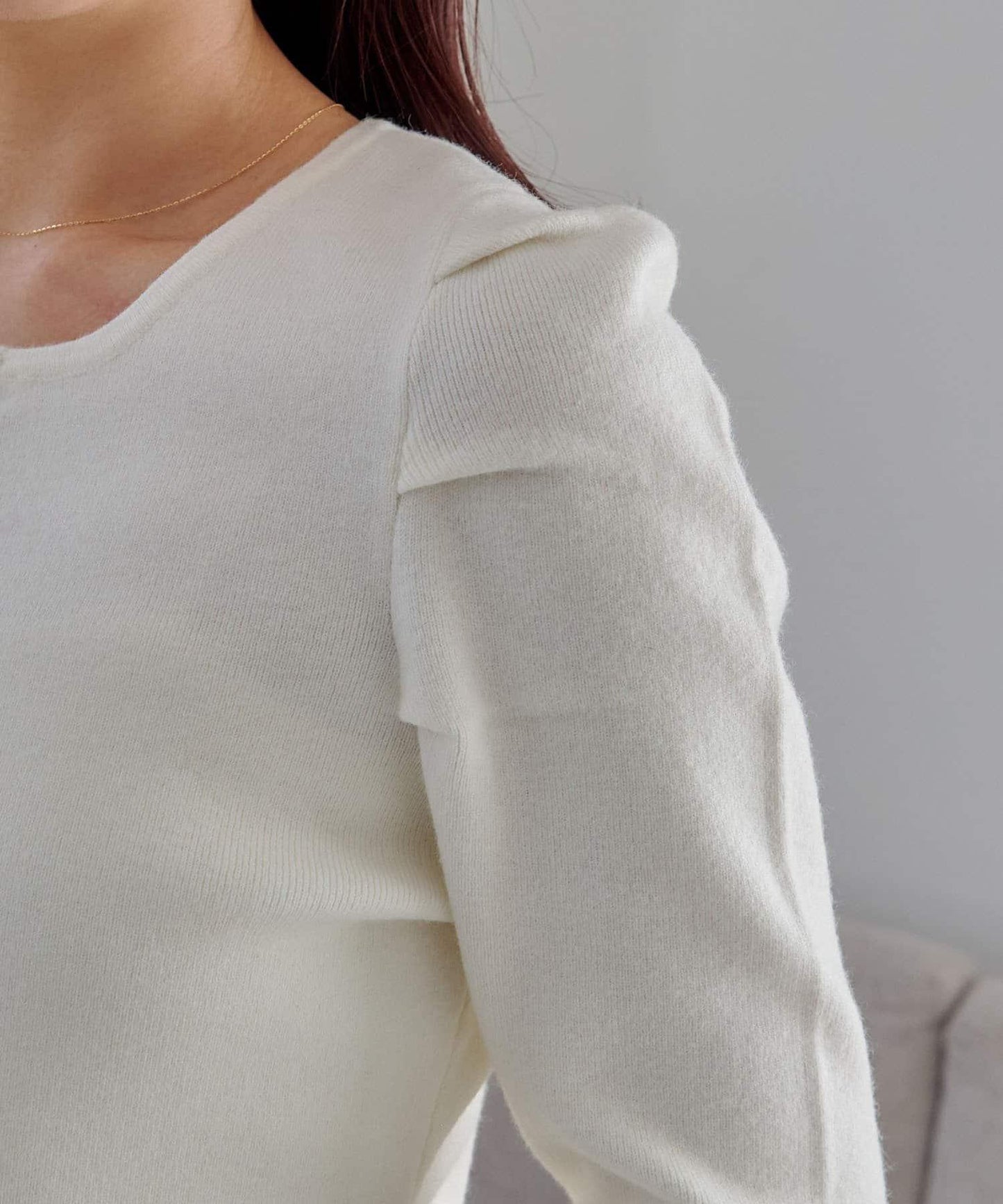 扣袢亨利領蓬鬆針織衫